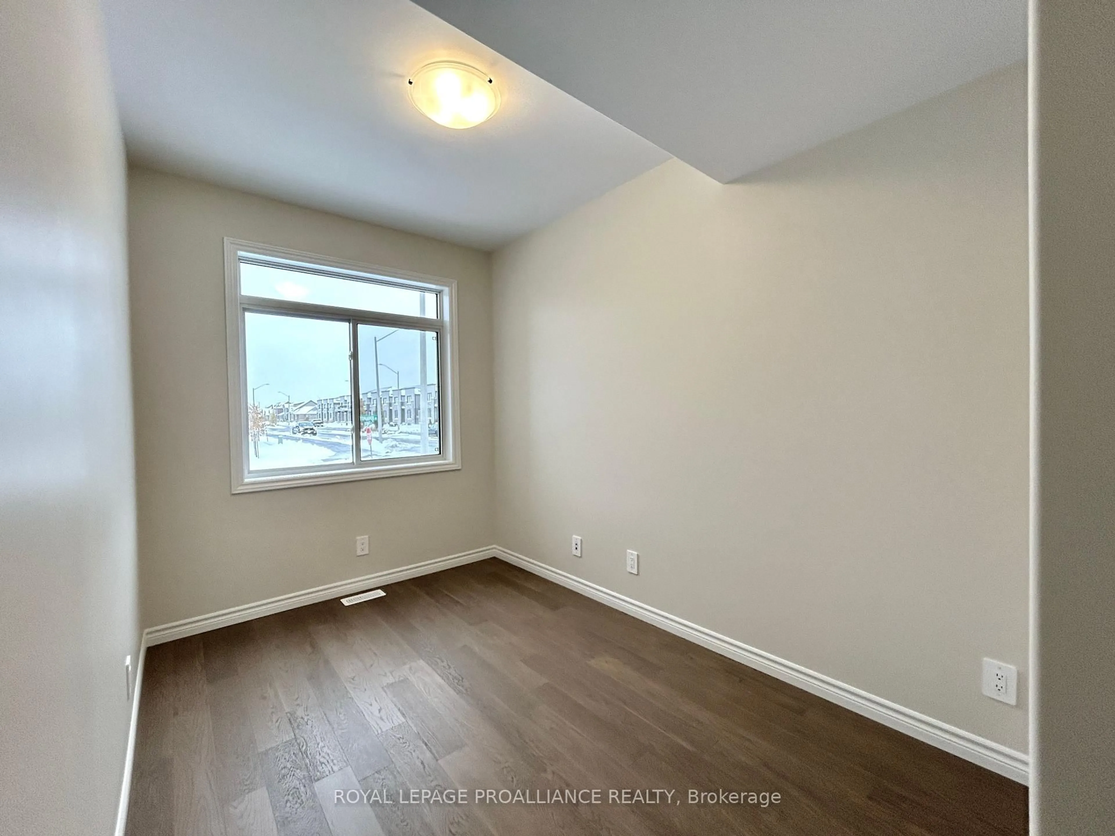 A pic of a room for 1 Otonabee St, Belleville Ontario K8N 0T3