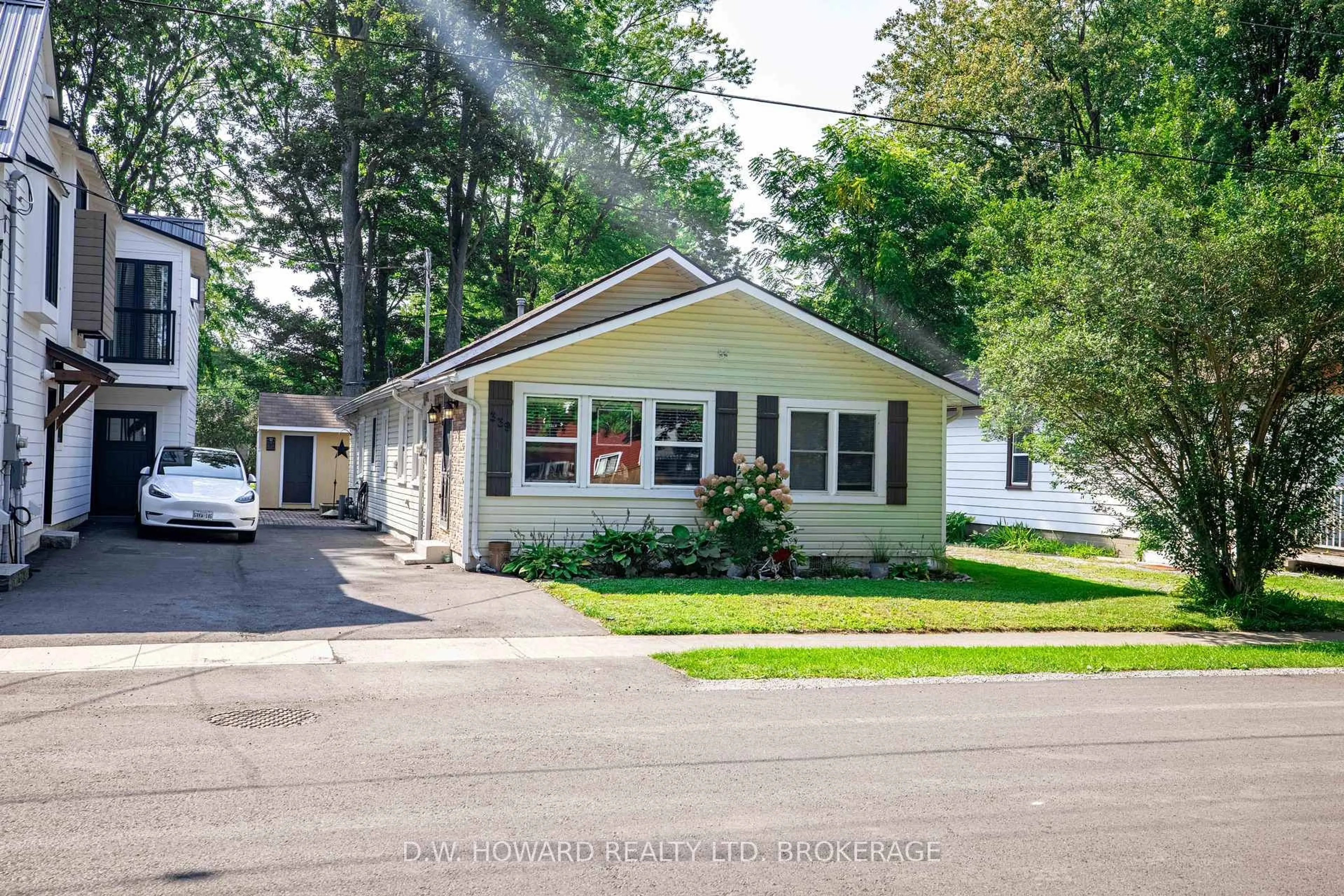 Home with vinyl exterior material, street for 339 Beechwood Ave, Fort Erie Ontario L0S 1B0