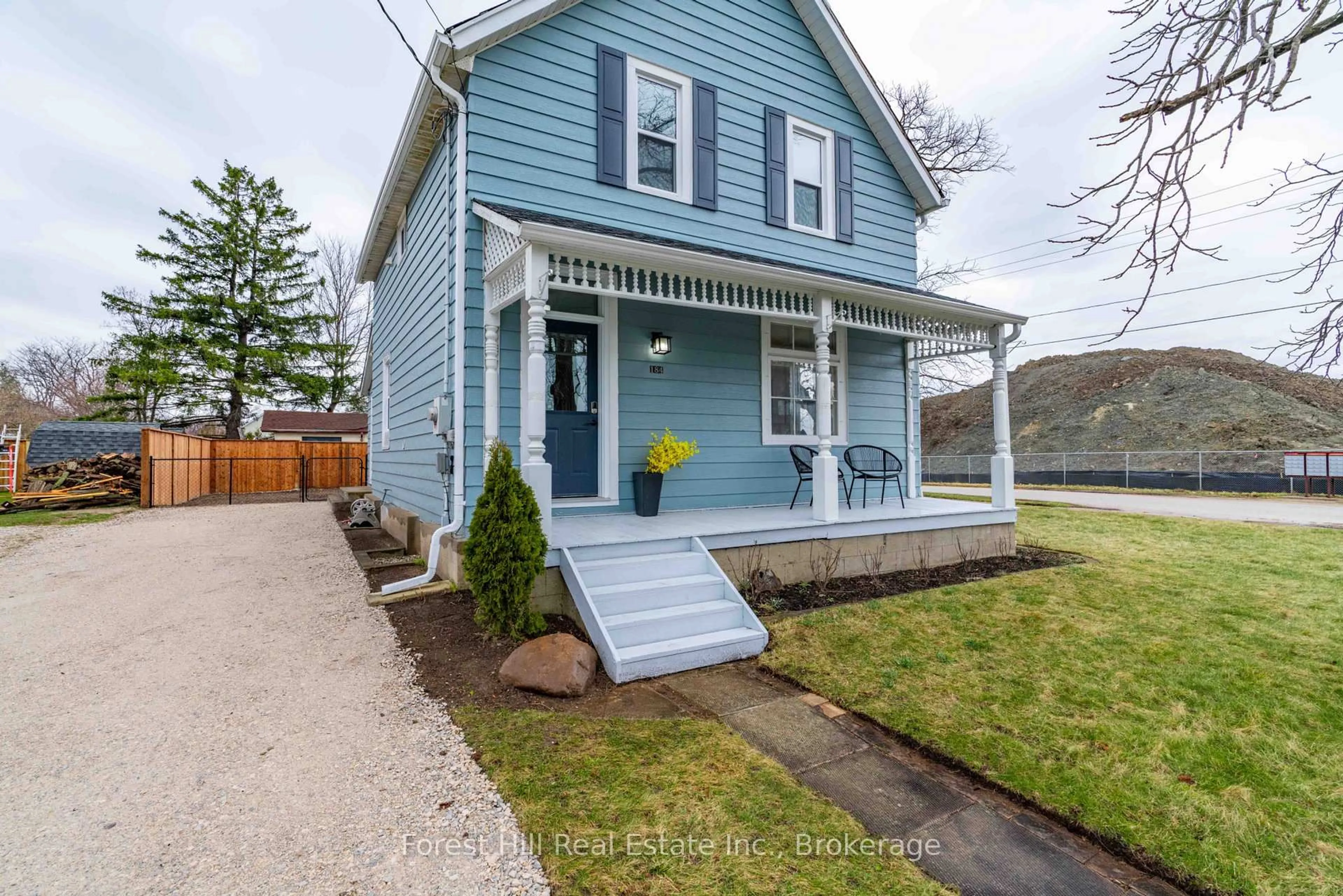 Home with vinyl exterior material, street for 184 BOUCHER St, Meaford Ontario N4L 1B7