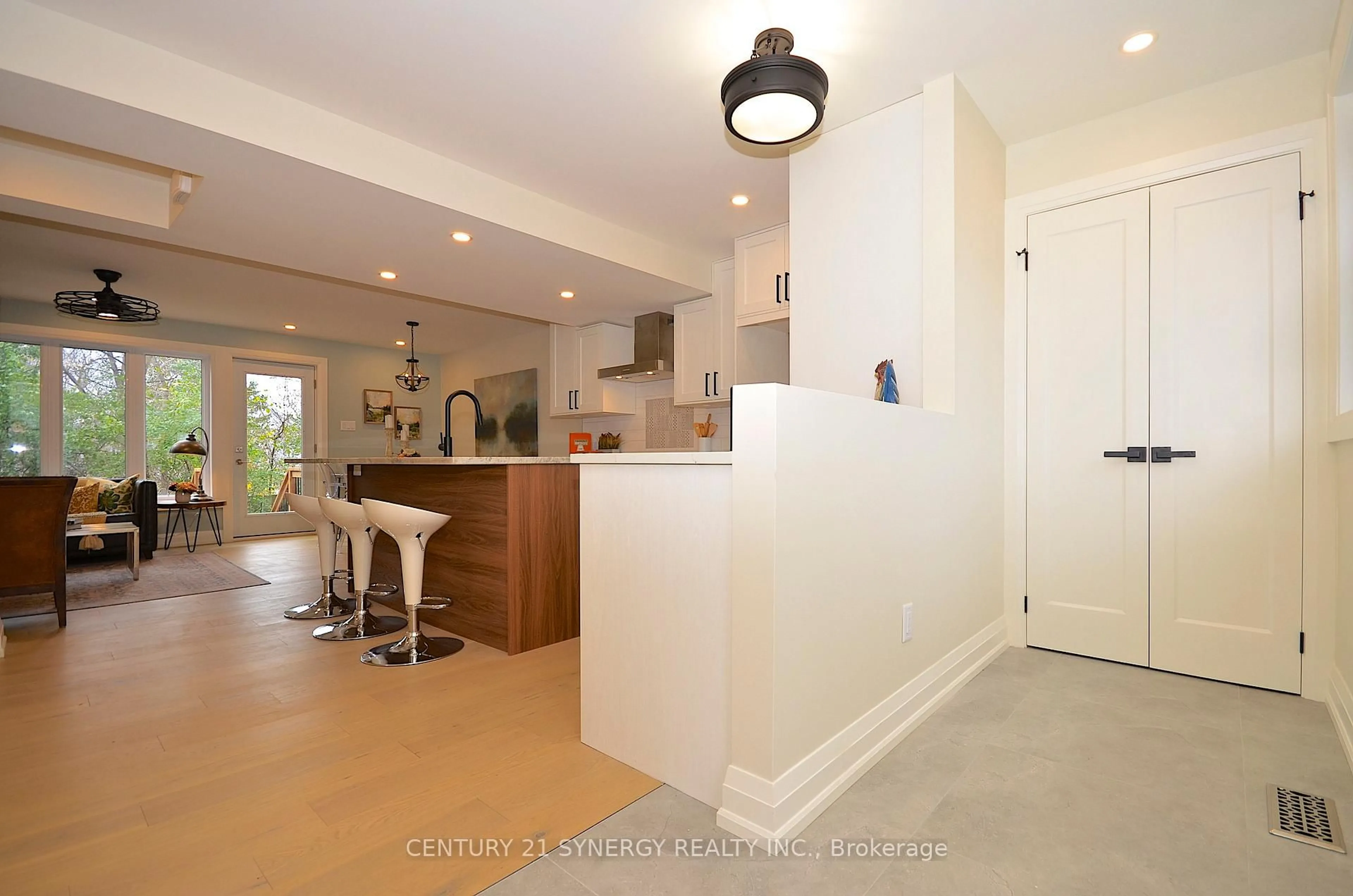 Unknown for 660 Hochelaga St #32, Ottawa Ontario K1K 2E9