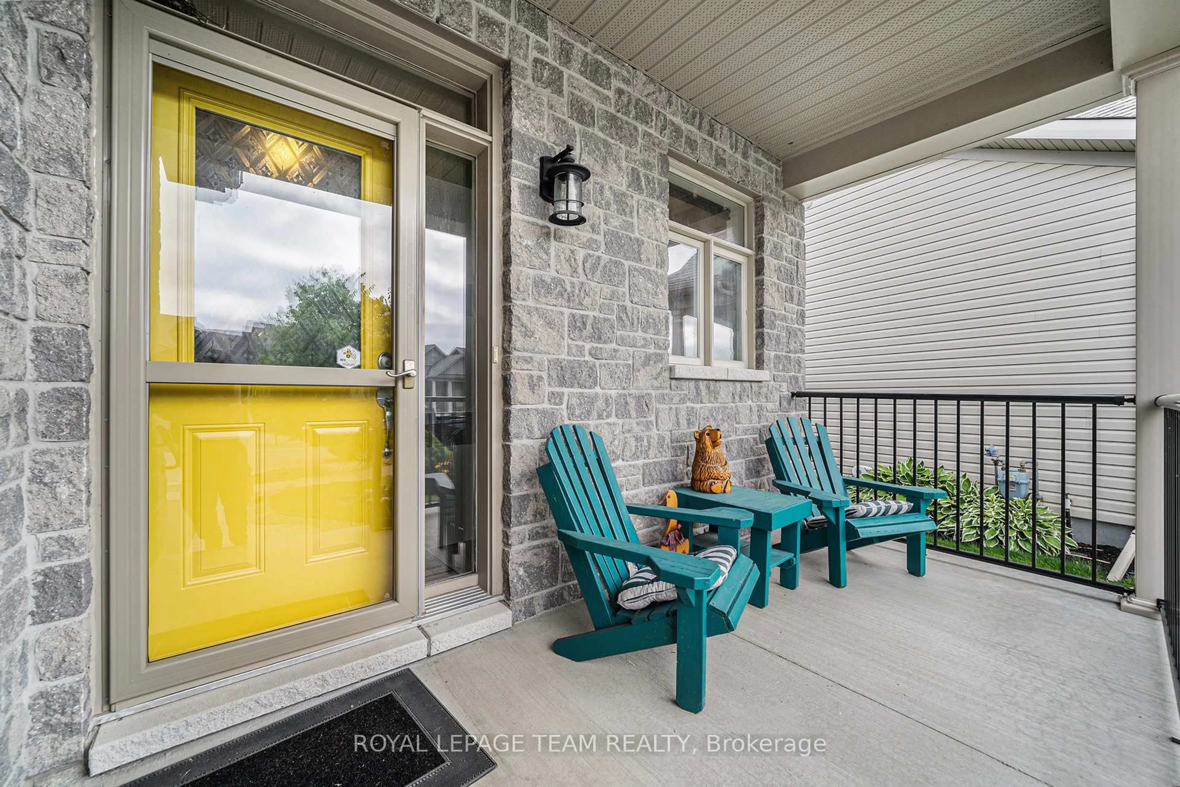 Indoor entryway for 129 Tradewinds Cres, North Grenville Ontario K0G 1J0