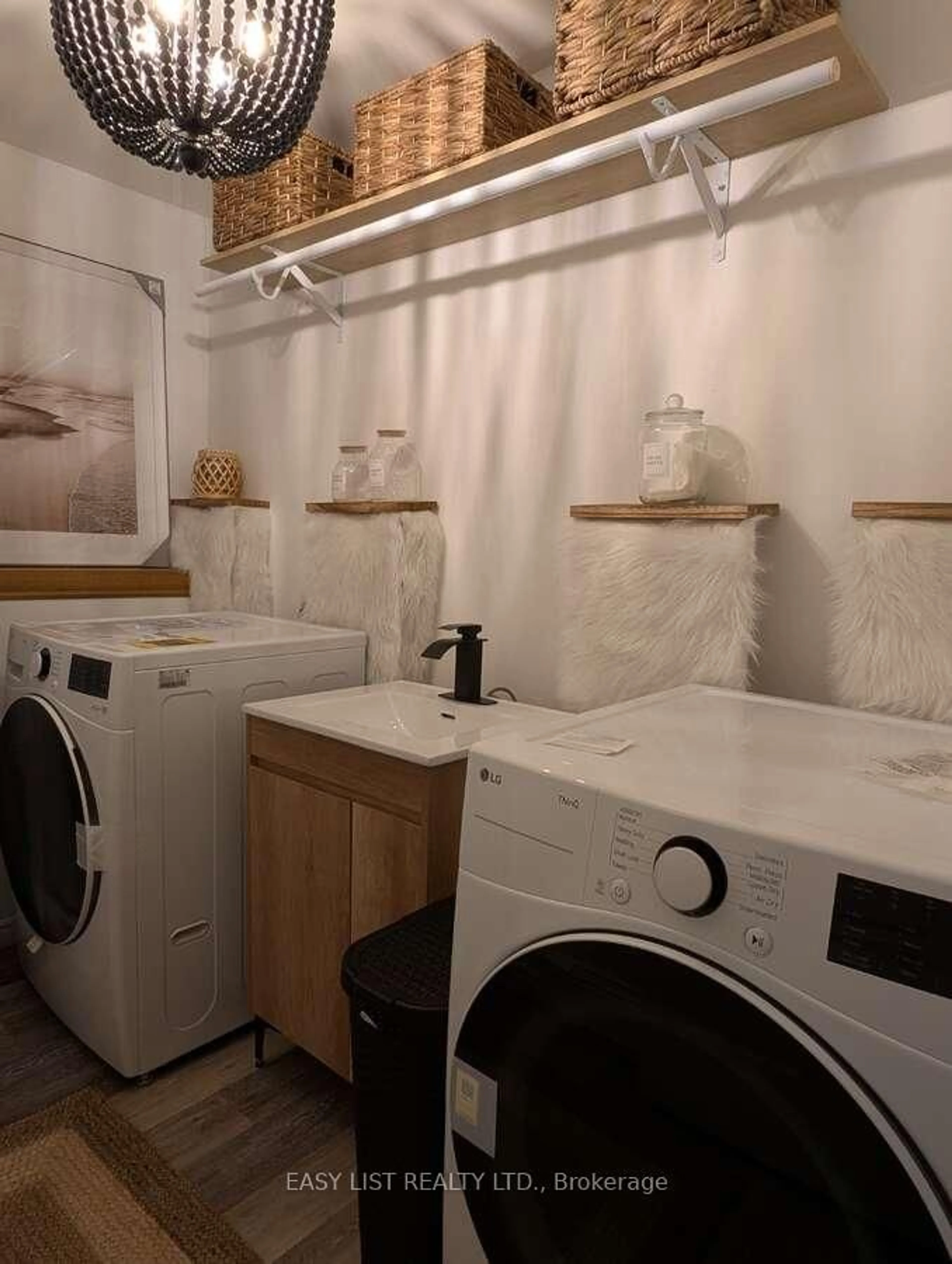 Laundry room for 1635 7th Ave, Owen Sound Ontario N4K 6L9