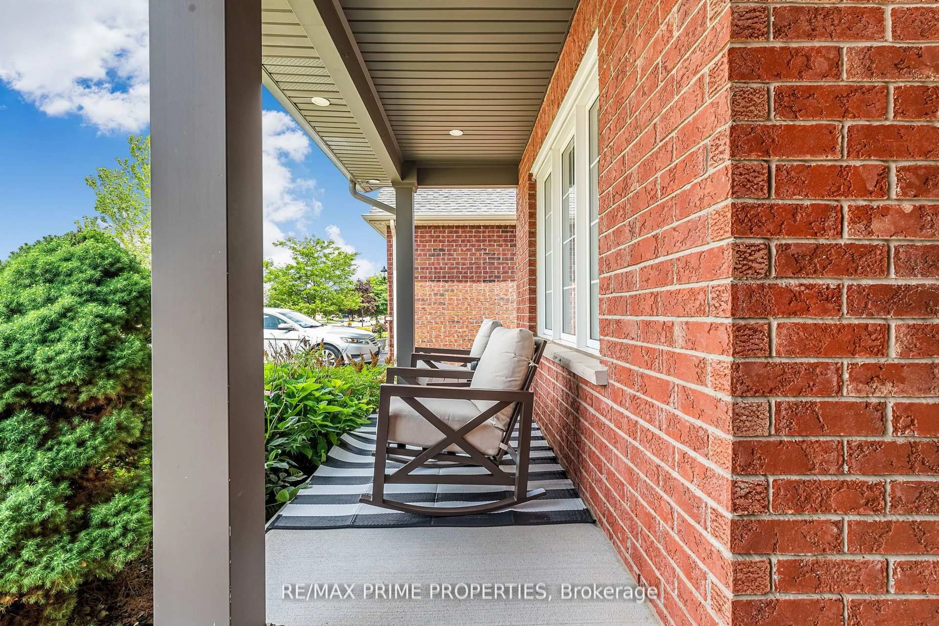 Patio, street for 52 Clare Ave, Welland Ontario L3C 0B7