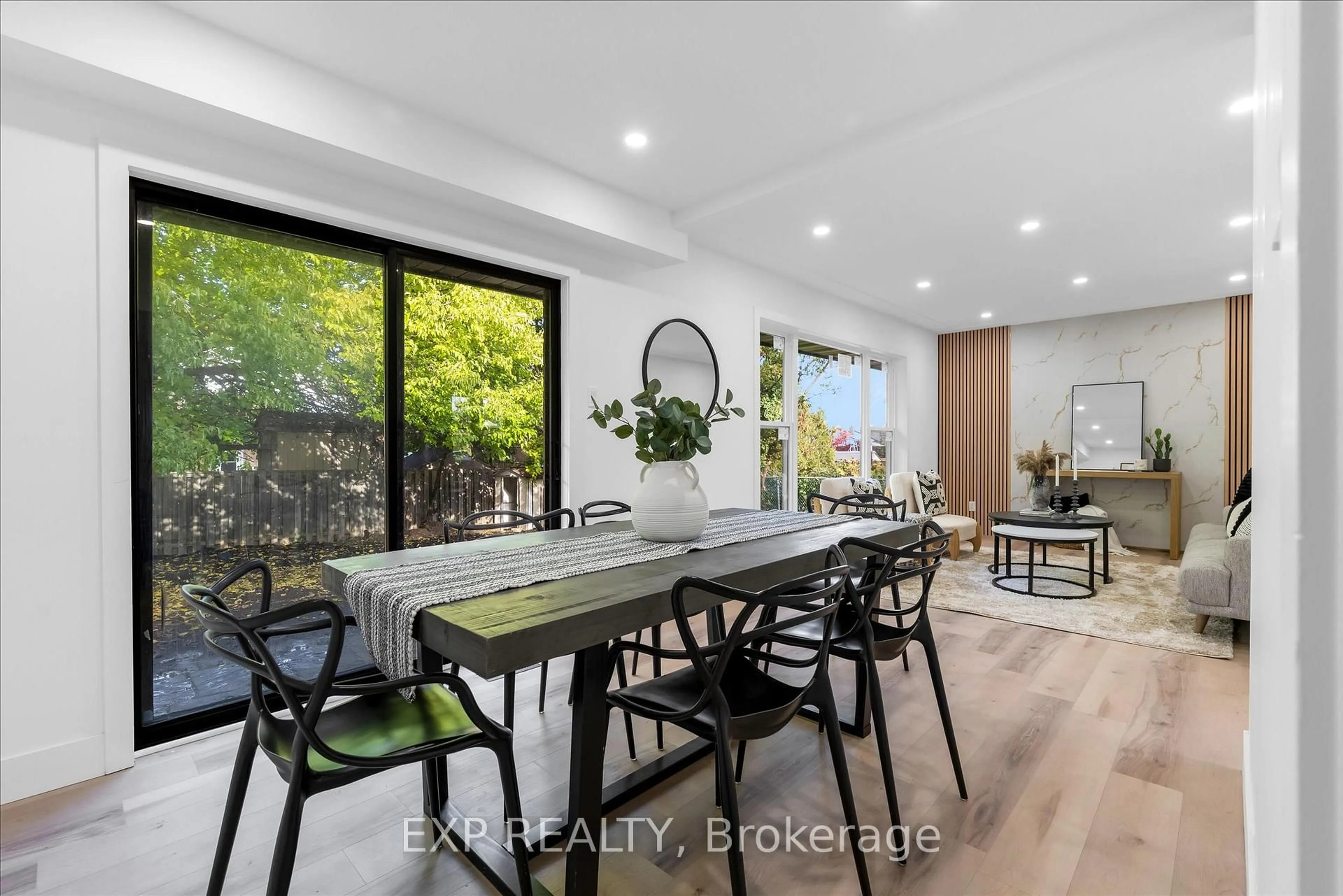 Dining room, unknown for 39 Grandfield St, Hamilton Ontario L8T 2H1