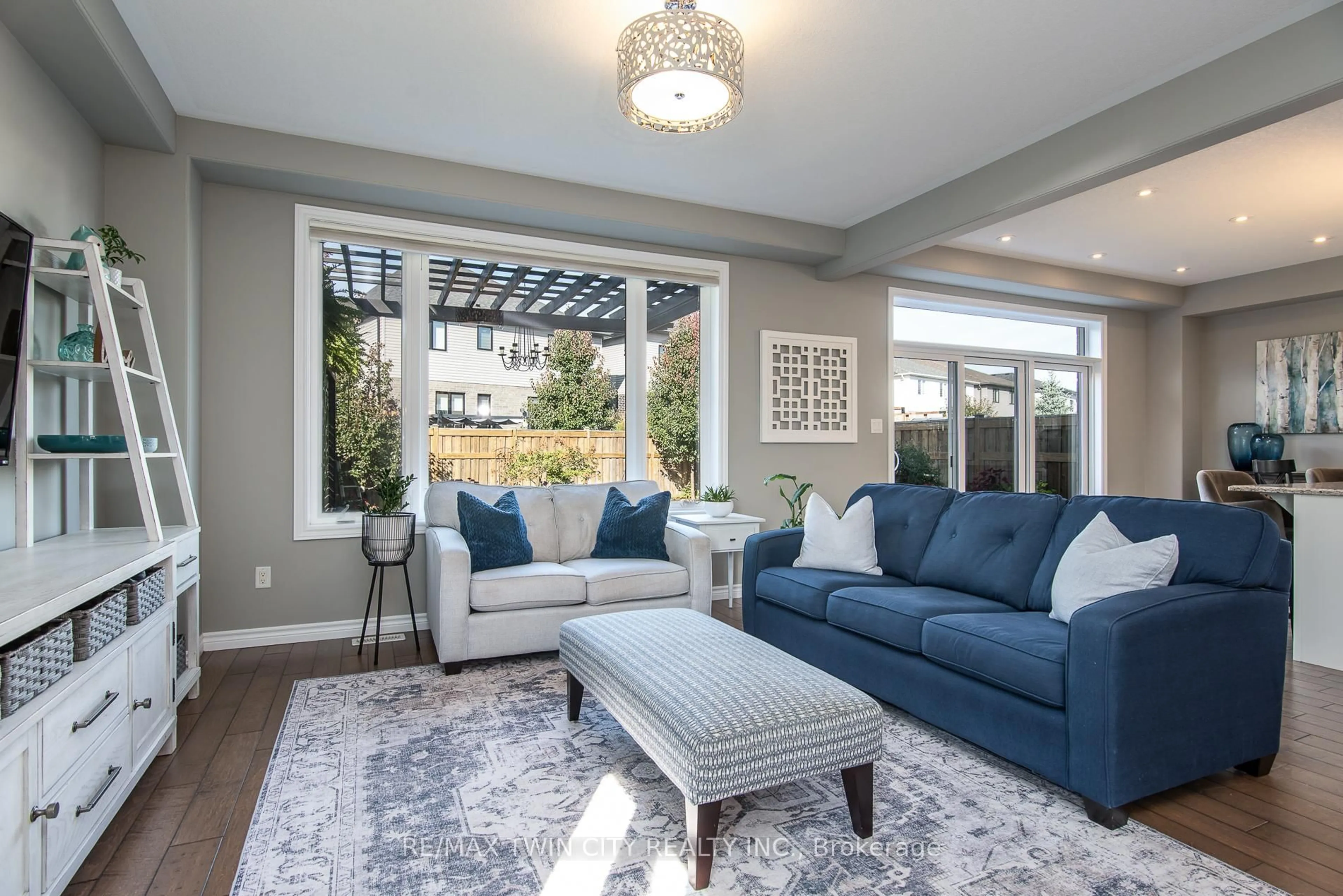 Living room with furniture, unknown for 597 Sundew Dr, Waterloo Ontario N2V 0B9