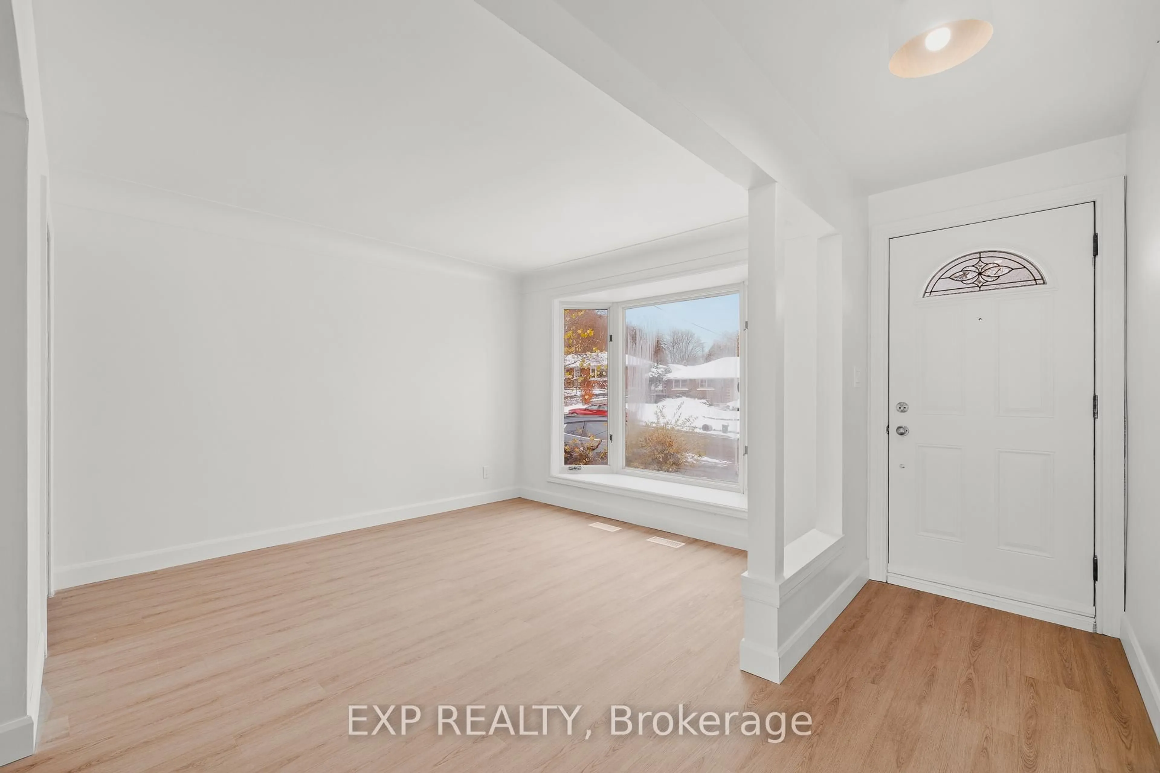 Indoor entryway for 21 Culham Dr, Cambridge Ontario N1S 2G7