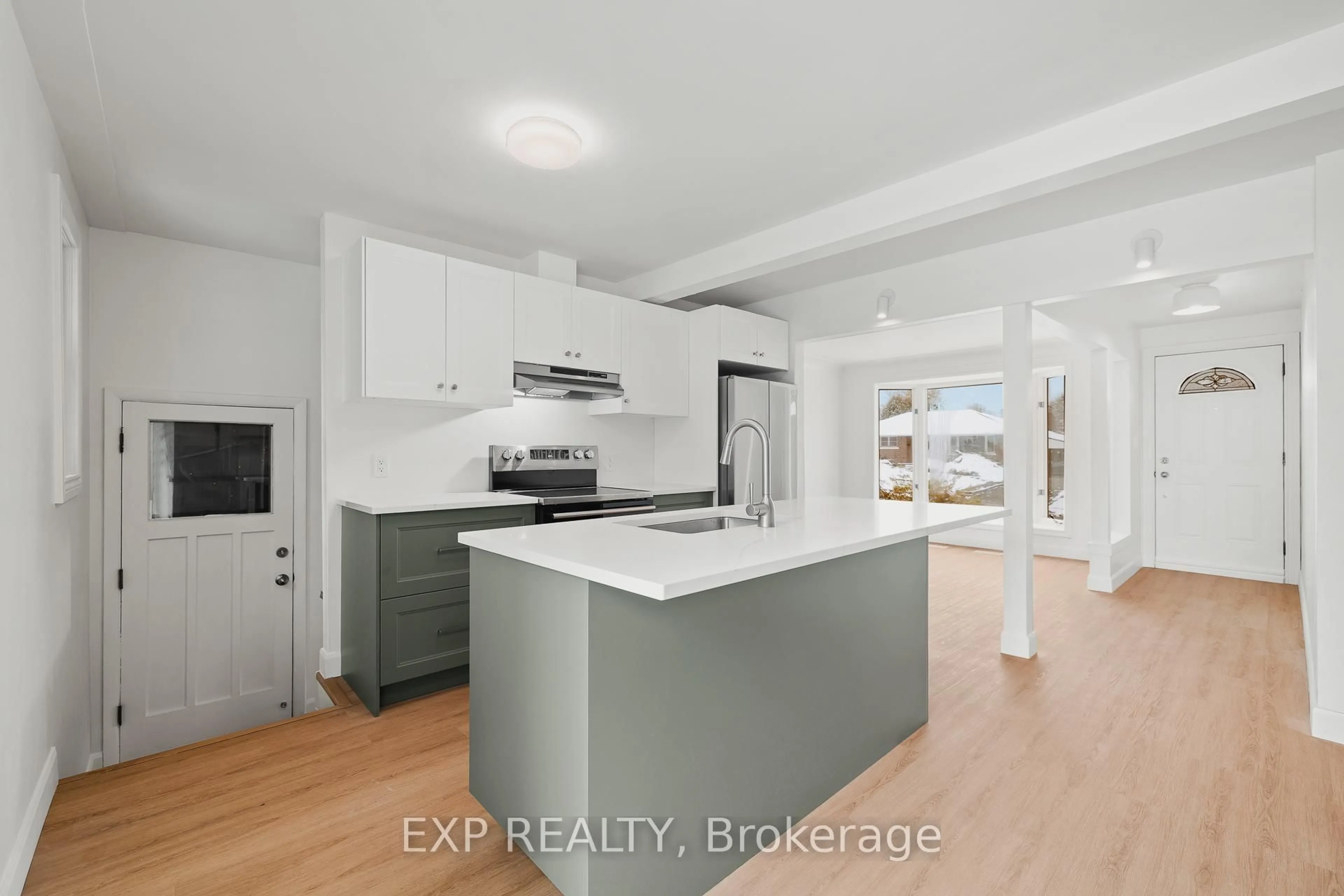 Open concept kitchen, unknown for 21 Culham Dr, Cambridge Ontario N1S 2G7