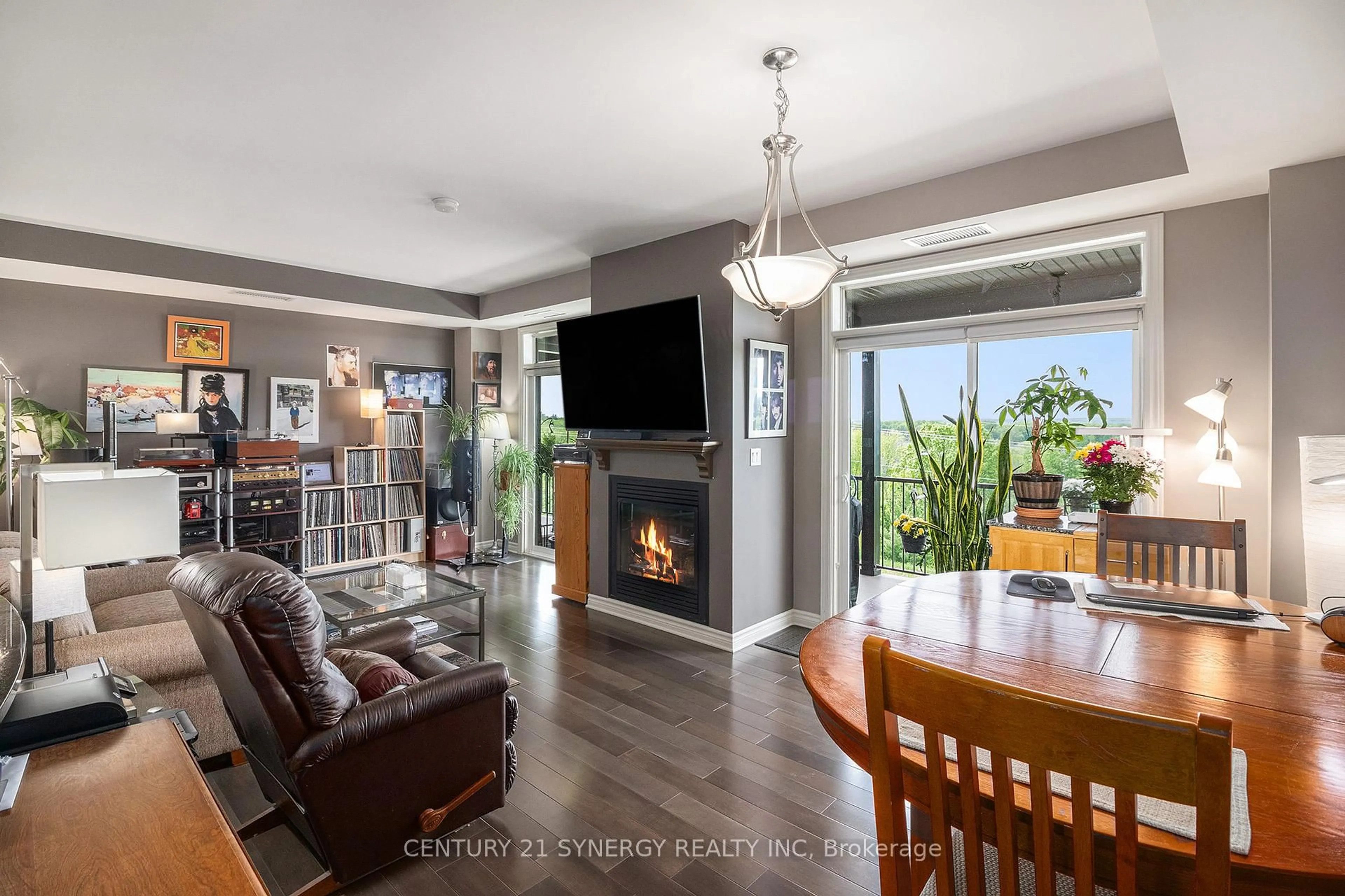 Living room with furniture, wood/laminate floor for 10 Prestige Circ #7, Ottawa Ontario K4A 0W9