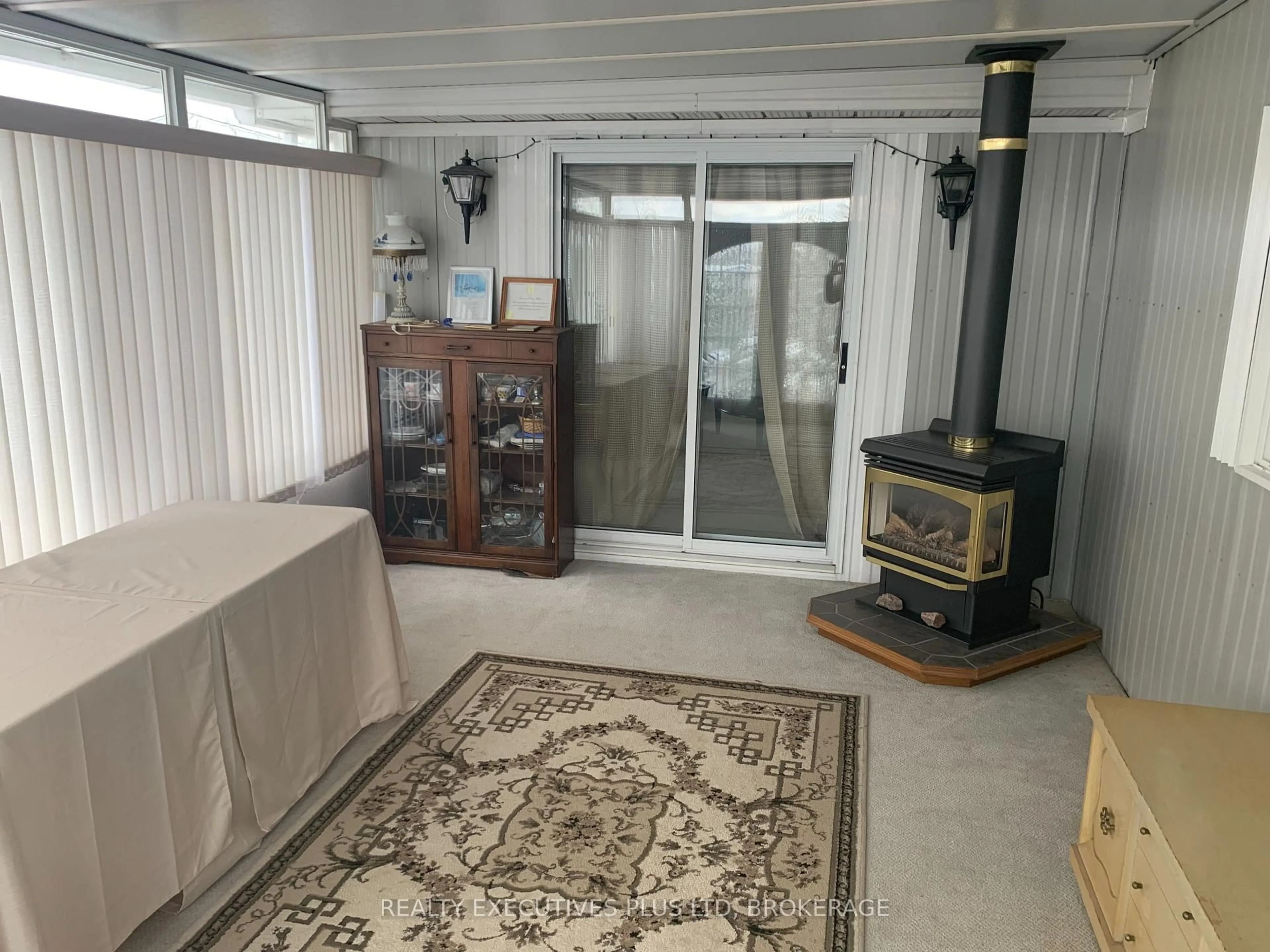 A pic of a room for 3033 Townline Rd #52, Fort Erie Ontario L0R 1S0