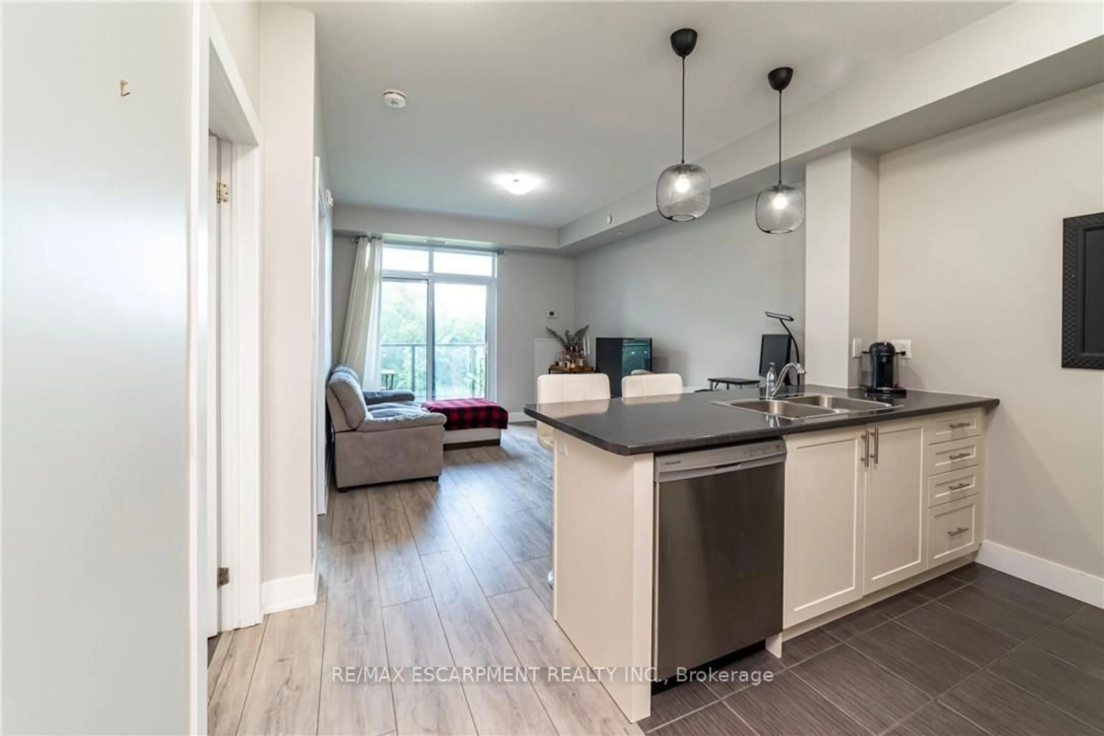 Open concept kitchen, unknown for 125 Shoreview Pl #226, Hamilton Ontario L8E 0K3