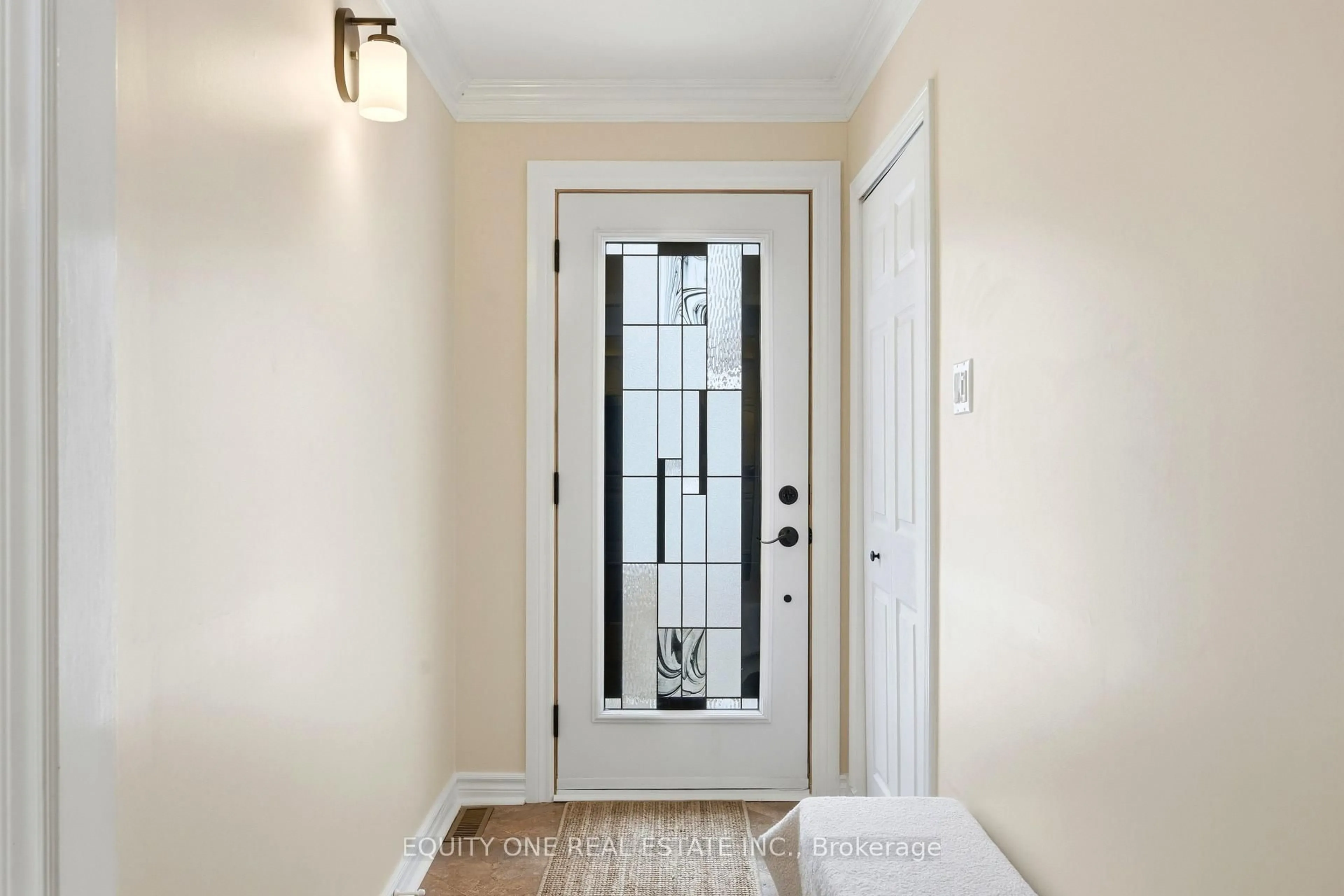 Indoor entryway for 17 Savage Dr, Ottawa Ontario K2S 1B9