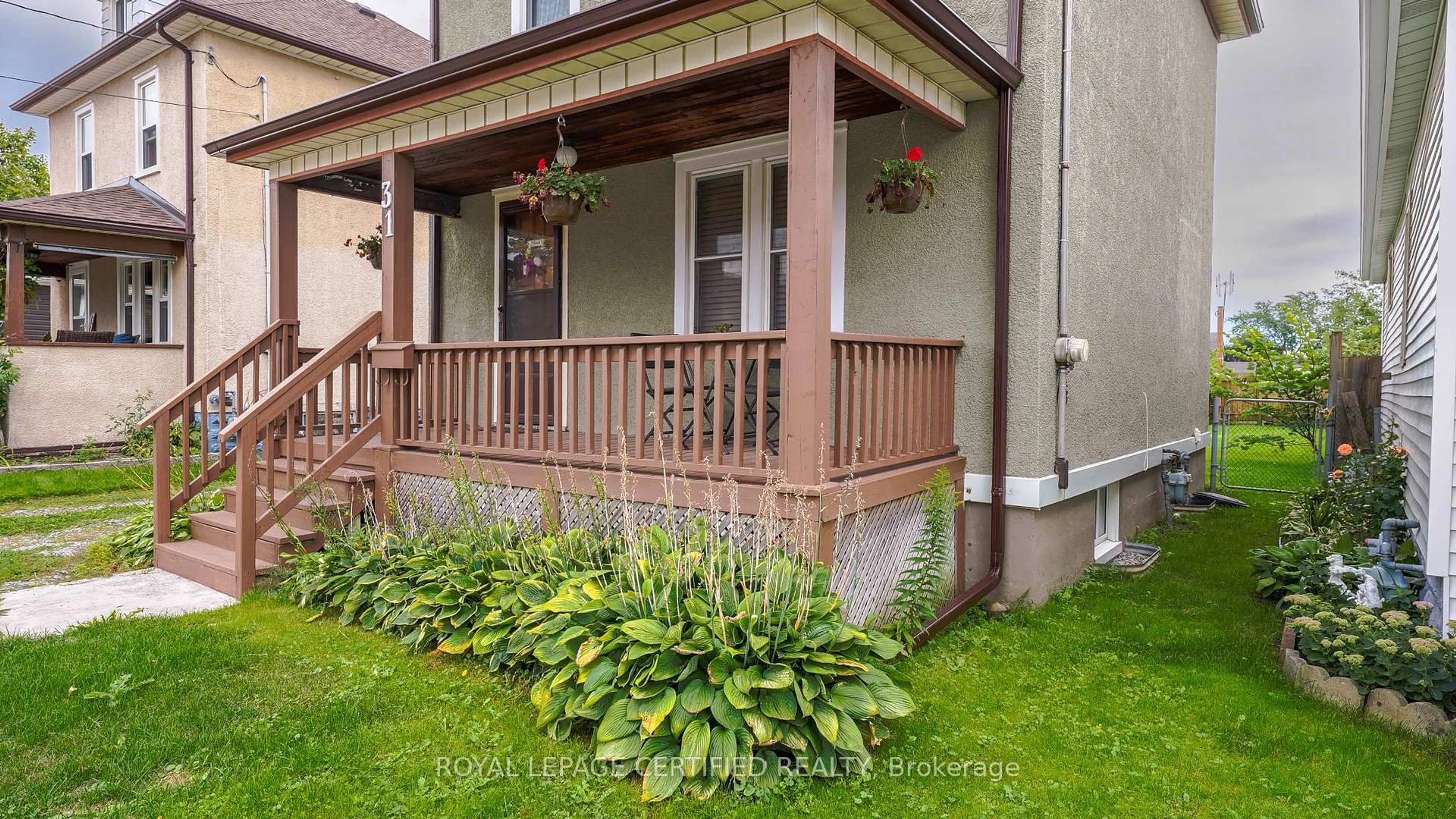 Patio, street for 31 Victoria St, Welland Ontario L3B 4L6