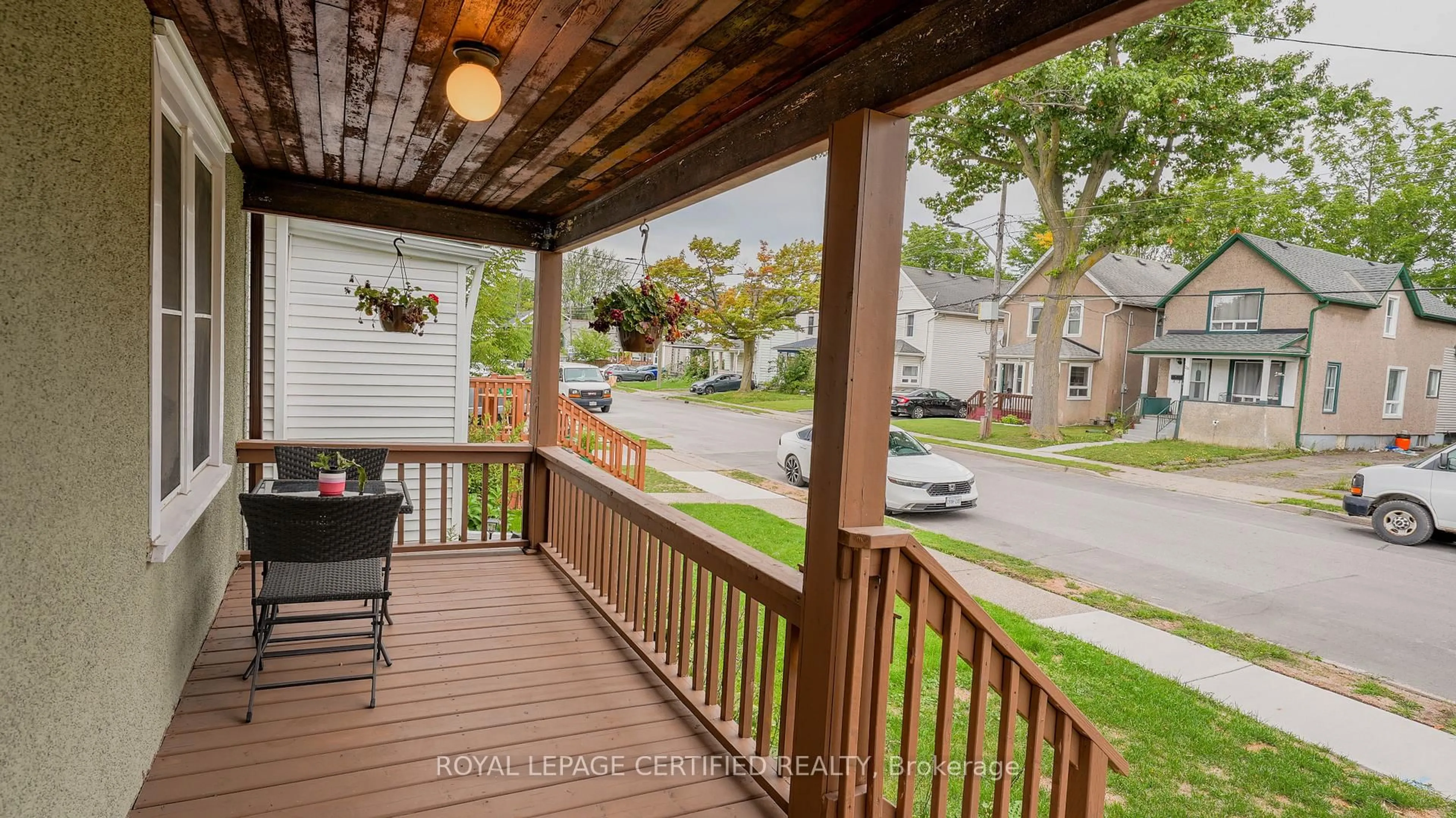 Patio, street for 31 Victoria St, Welland Ontario L3B 4L6