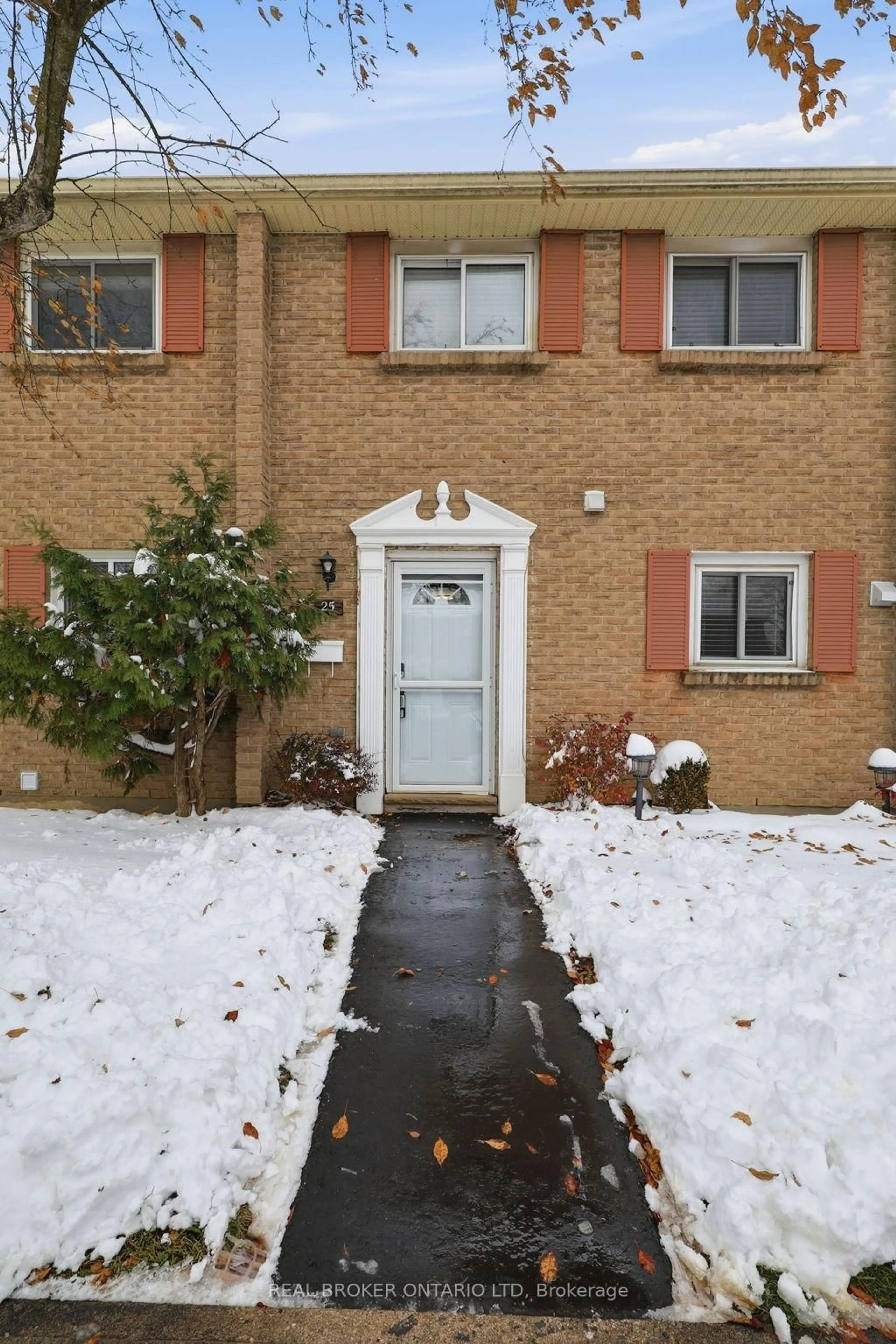 Unknown for 166 Southdale Rd #25, London South Ontario N6J 2J1