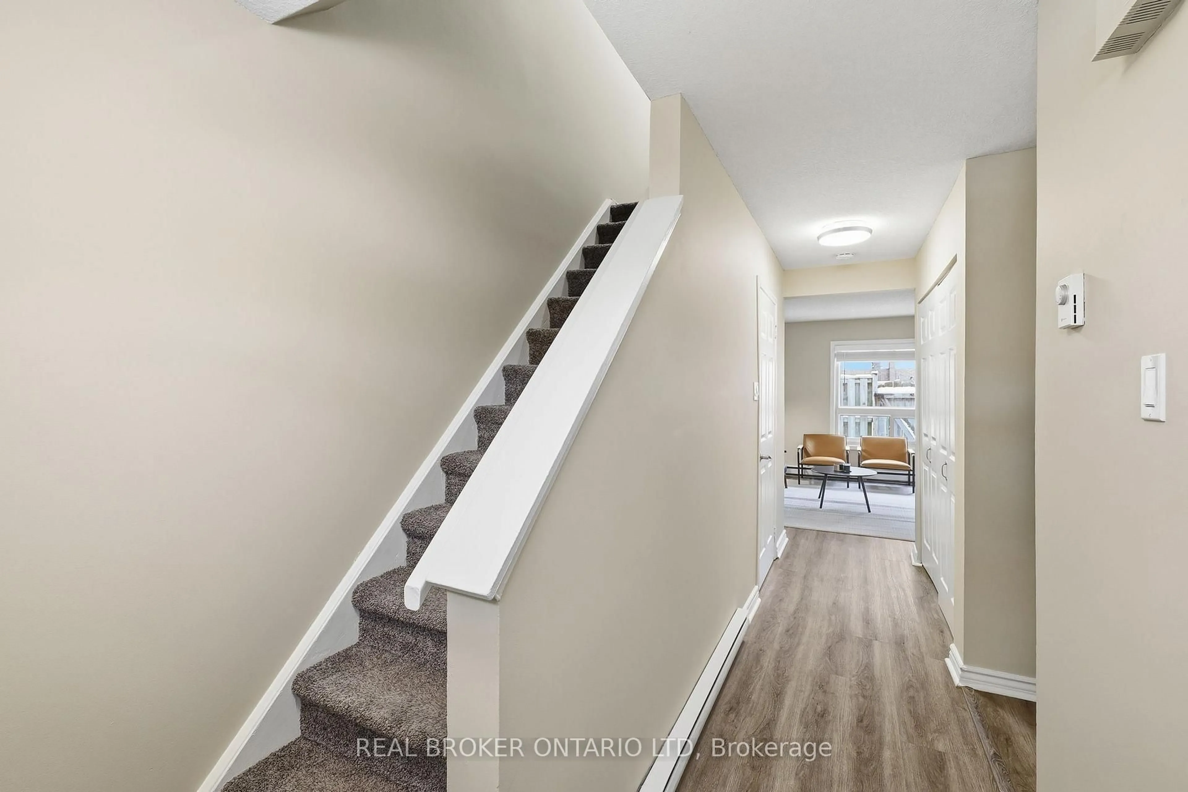 Unknown for 166 Southdale Rd #25, London South Ontario N6J 2J1