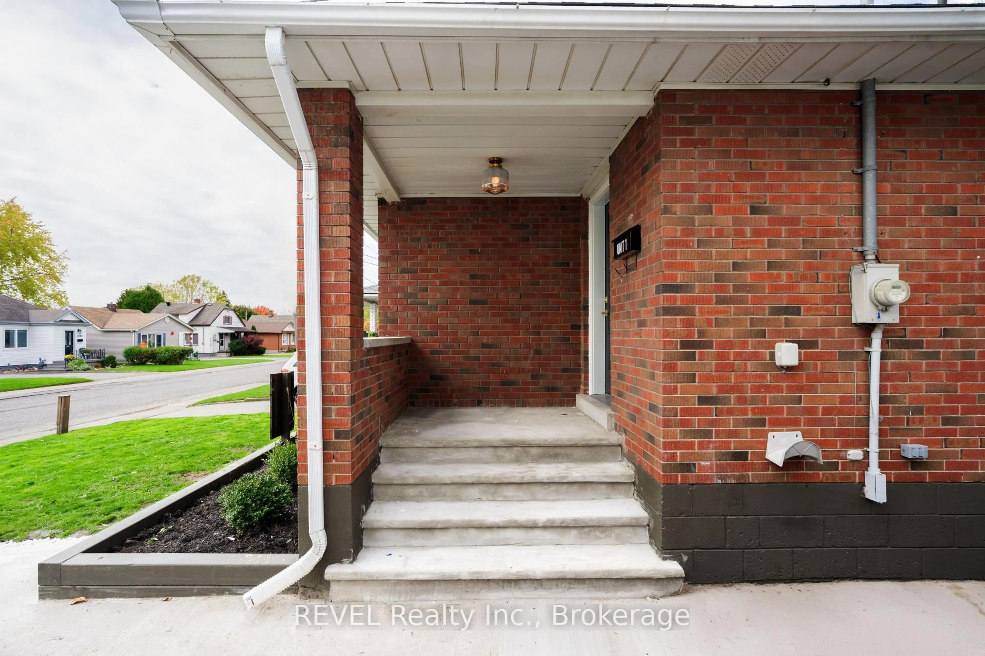 Unknown for 6483 Monroe St, Niagara Falls Ontario L2G 2G9