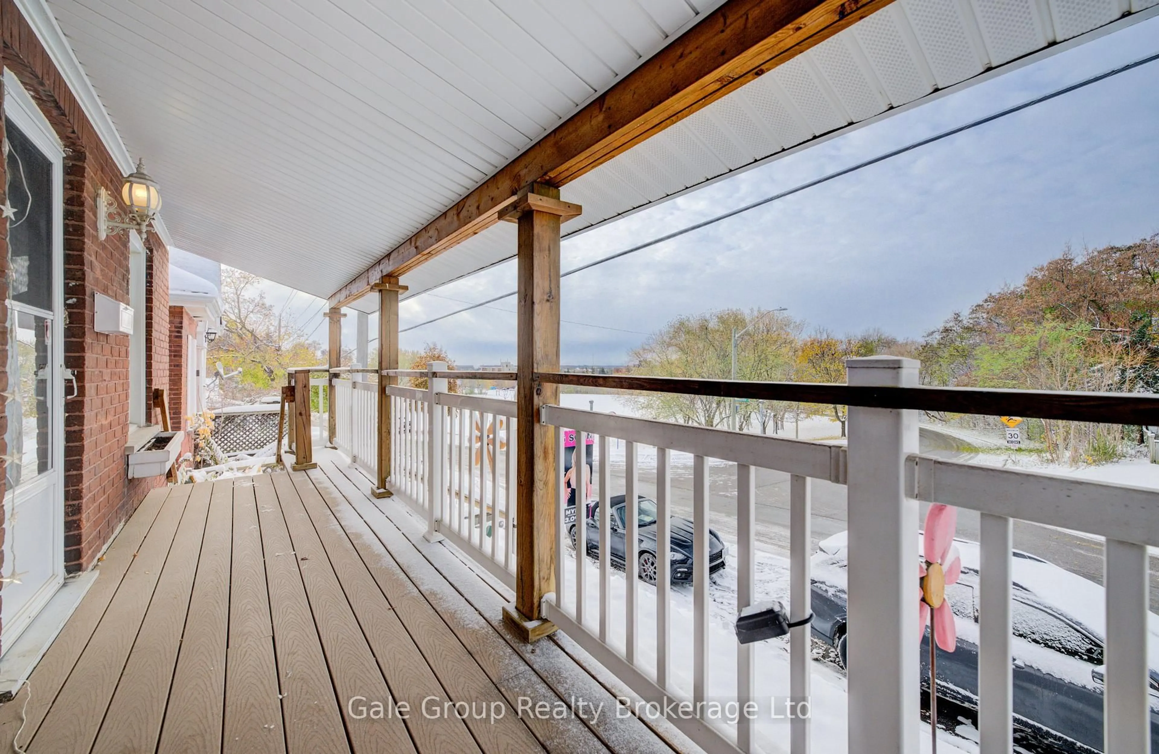 Patio, water/lake/river/ocean view for 14 Grandview St, Brantford Ontario N3R 1Y4