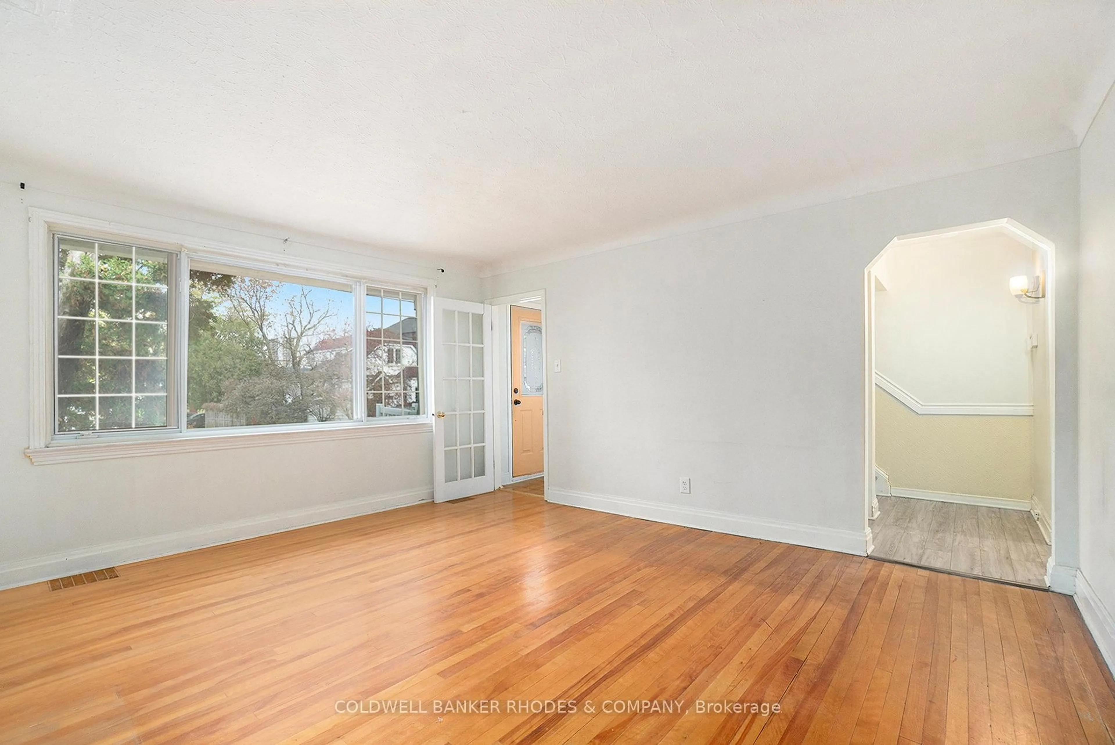 A pic of a room for 100 Prince Albert St, Ottawa Ontario K1K 2A1