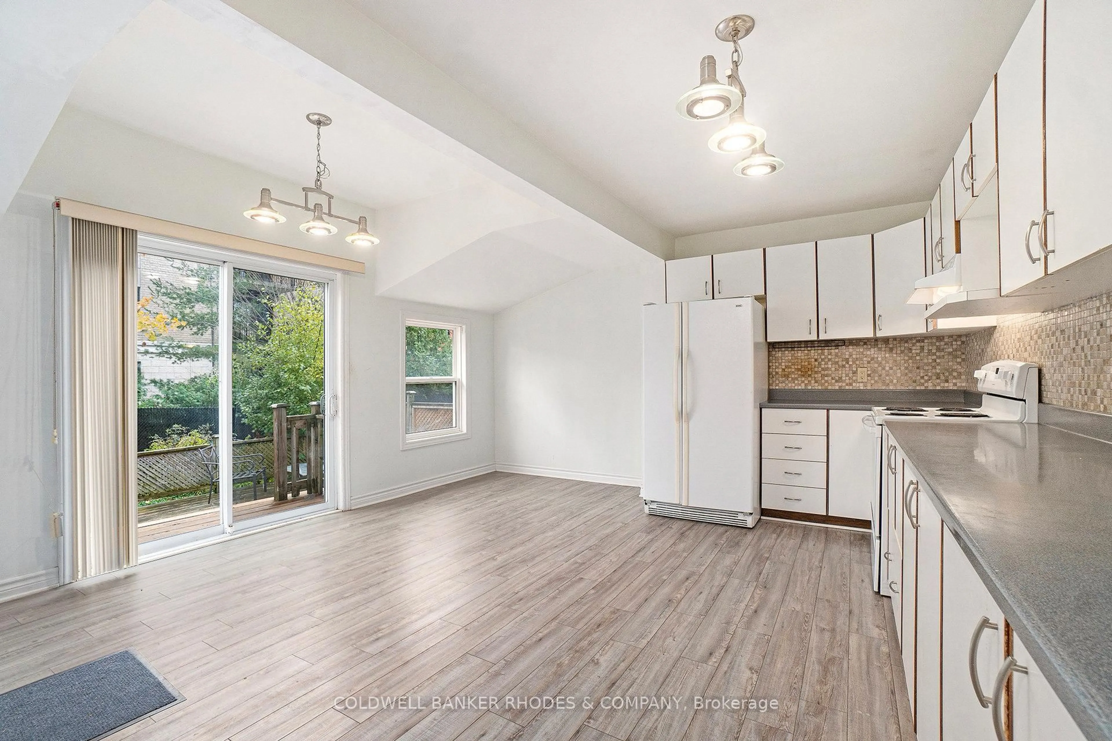 Open concept kitchen, unknown for 100 Prince Albert St, Ottawa Ontario K1K 2A1