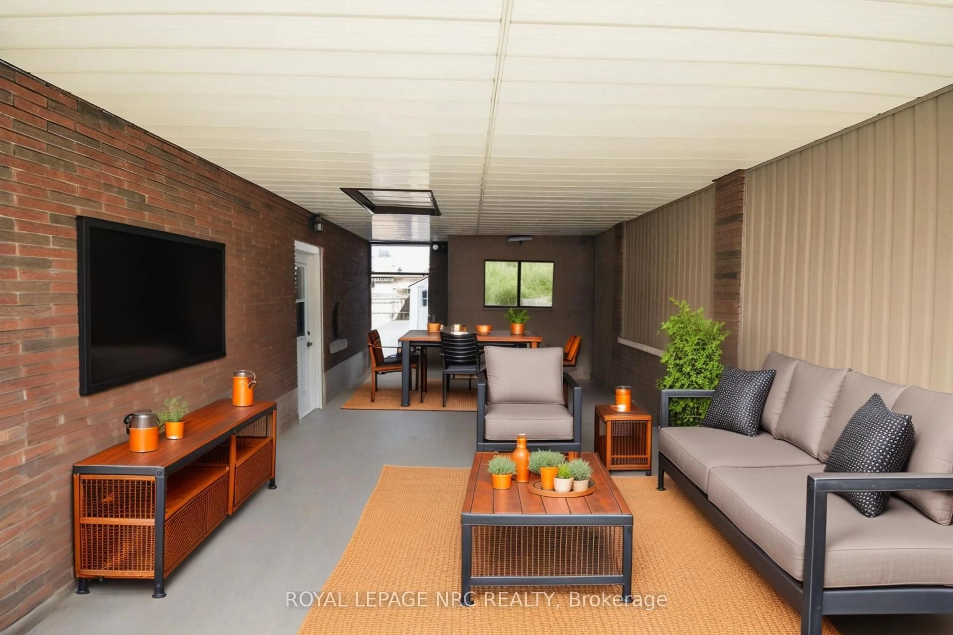 Living room with furniture, unknown for 11 GROSVENOR St, St. Catharines Ontario L2M 3E9