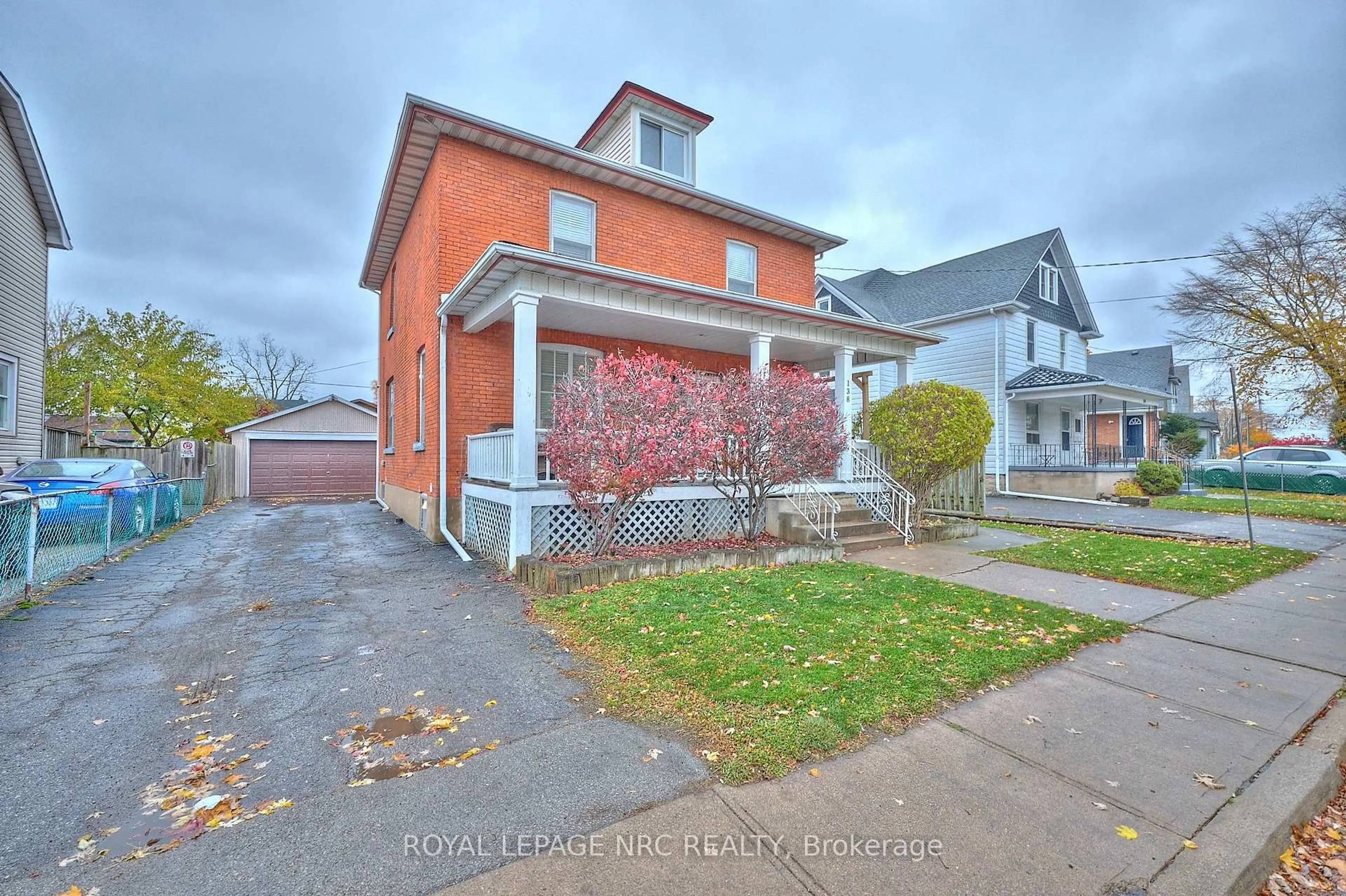 Home with brick exterior material, street for 138 YOUNG St, Welland Ontario L3B 4C8