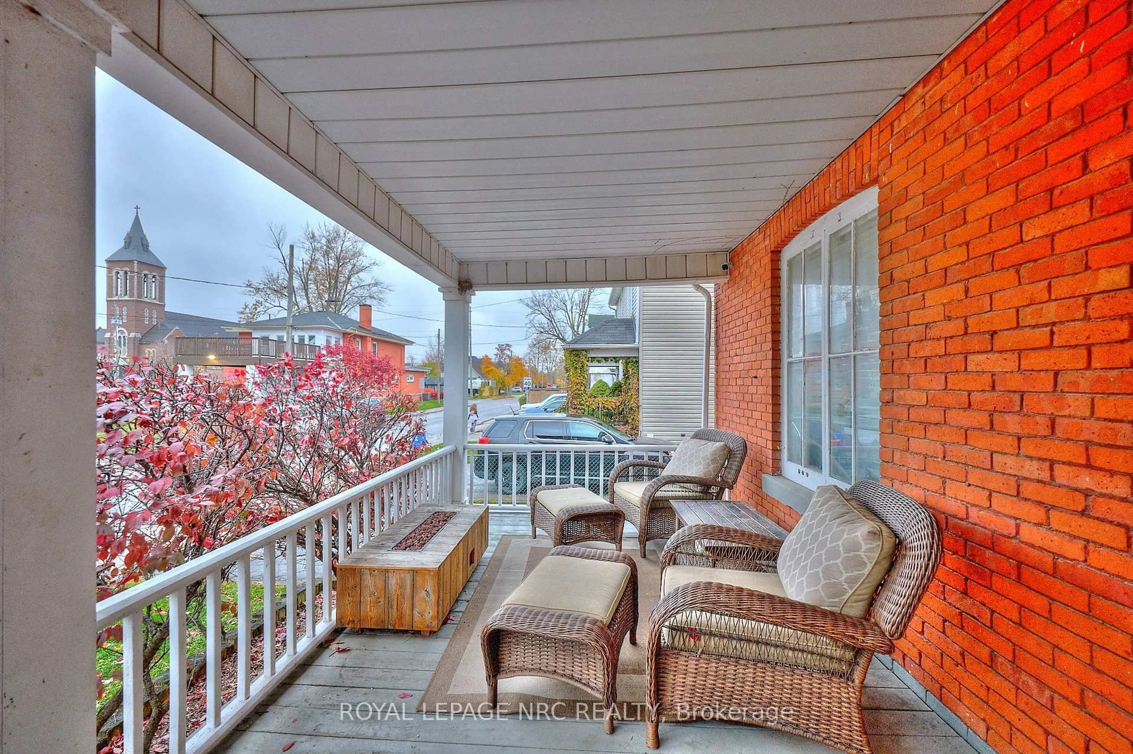 Patio, water/lake/river/ocean view for 138 YOUNG St, Welland Ontario L3B 4C8