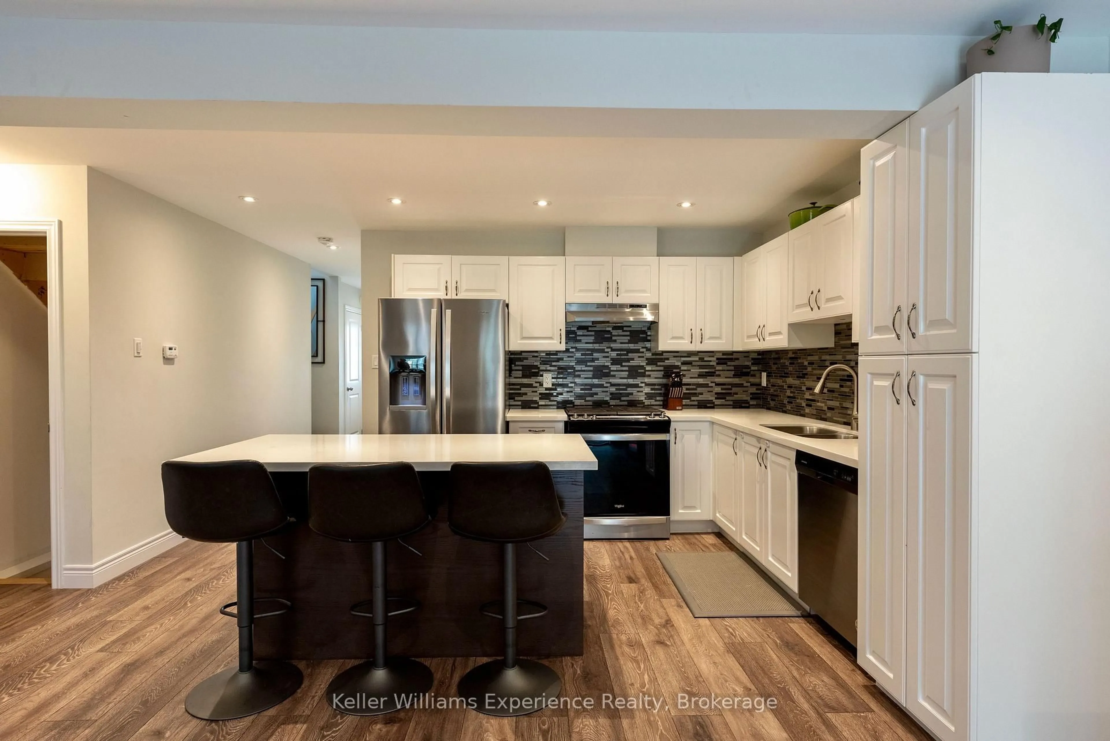 Open concept kitchen, unknown for 31 Nicole Park Crt, Bracebridge Ontario P1L 0C8