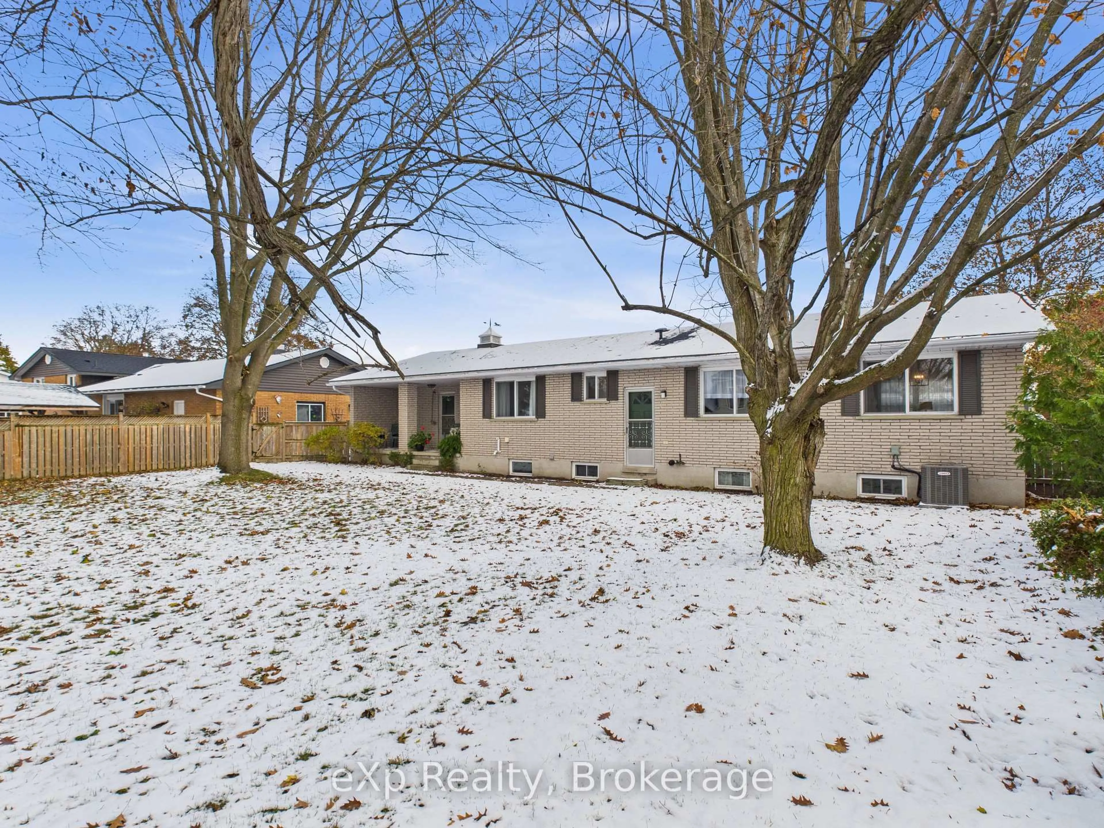 A pic from outside/outdoor area/front of a property/back of a property/a pic from drone, street for 220 4th Ave, Hanover Ontario N4N 2B5