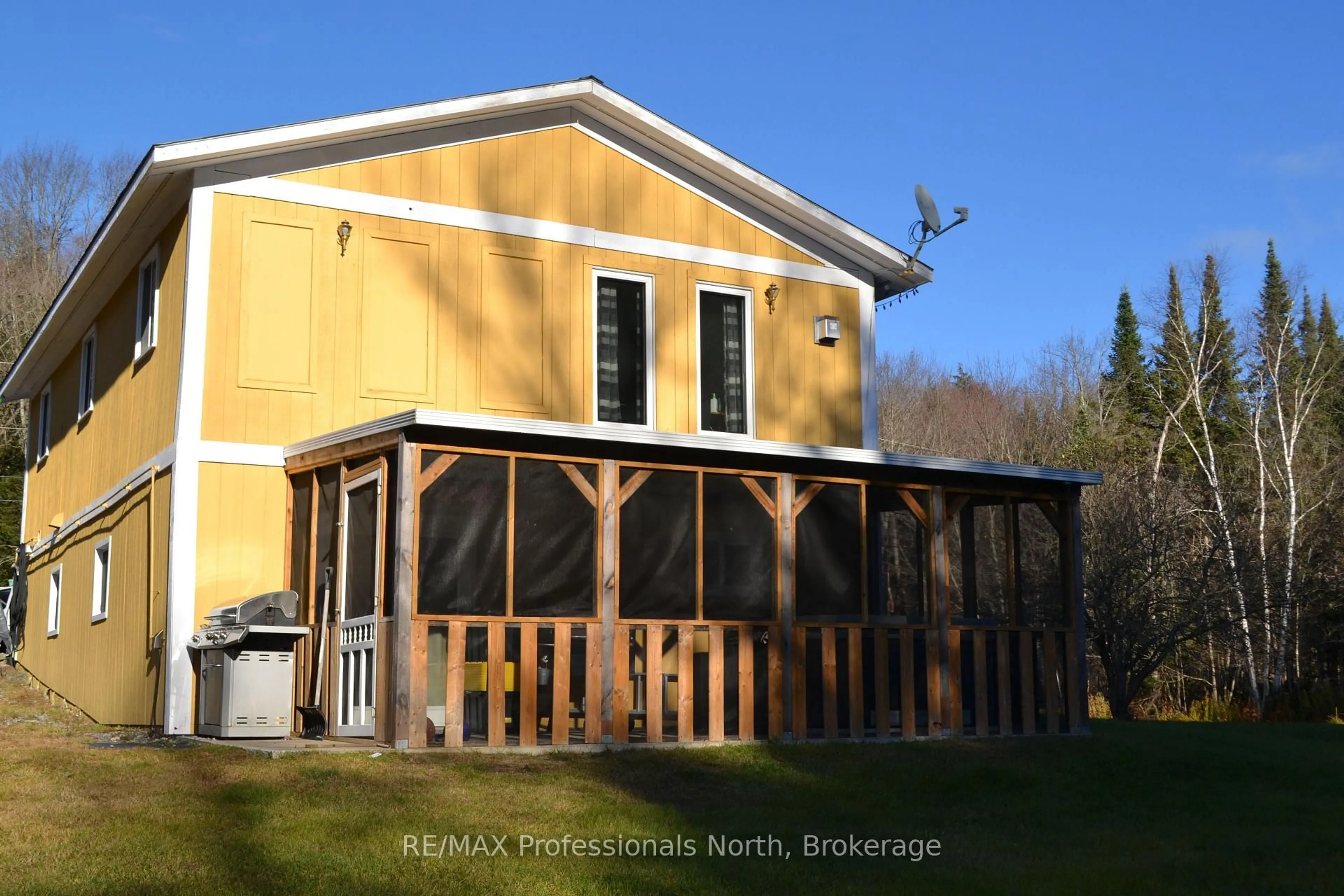 Unknown for 2315 Aspdin Rd, Huntsville Ontario P0B 1M0