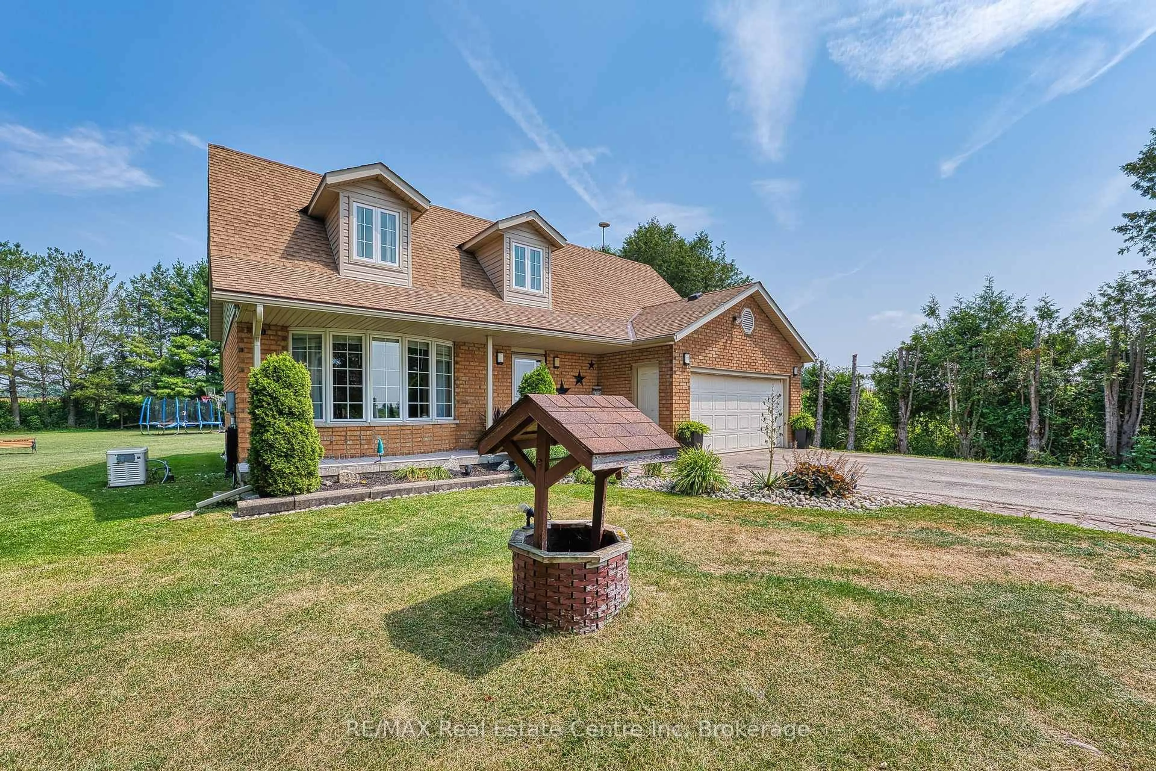 Home with brick exterior material, unknown for 6617 Third Line, Centre Wellington Ontario N1M 2W4