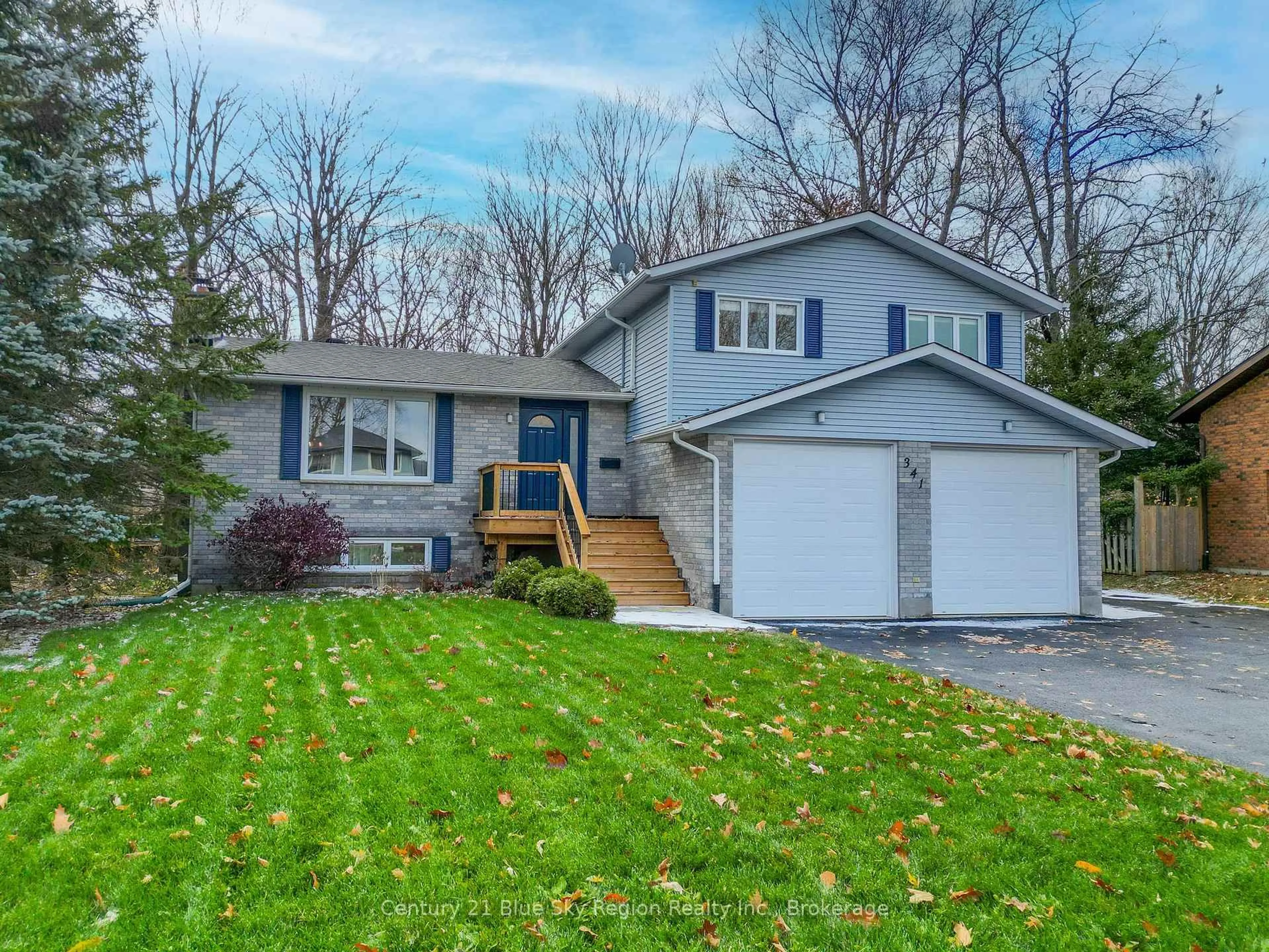 Home with vinyl exterior material, street for 341 Pearce St, North Bay Ontario P1C 1L5