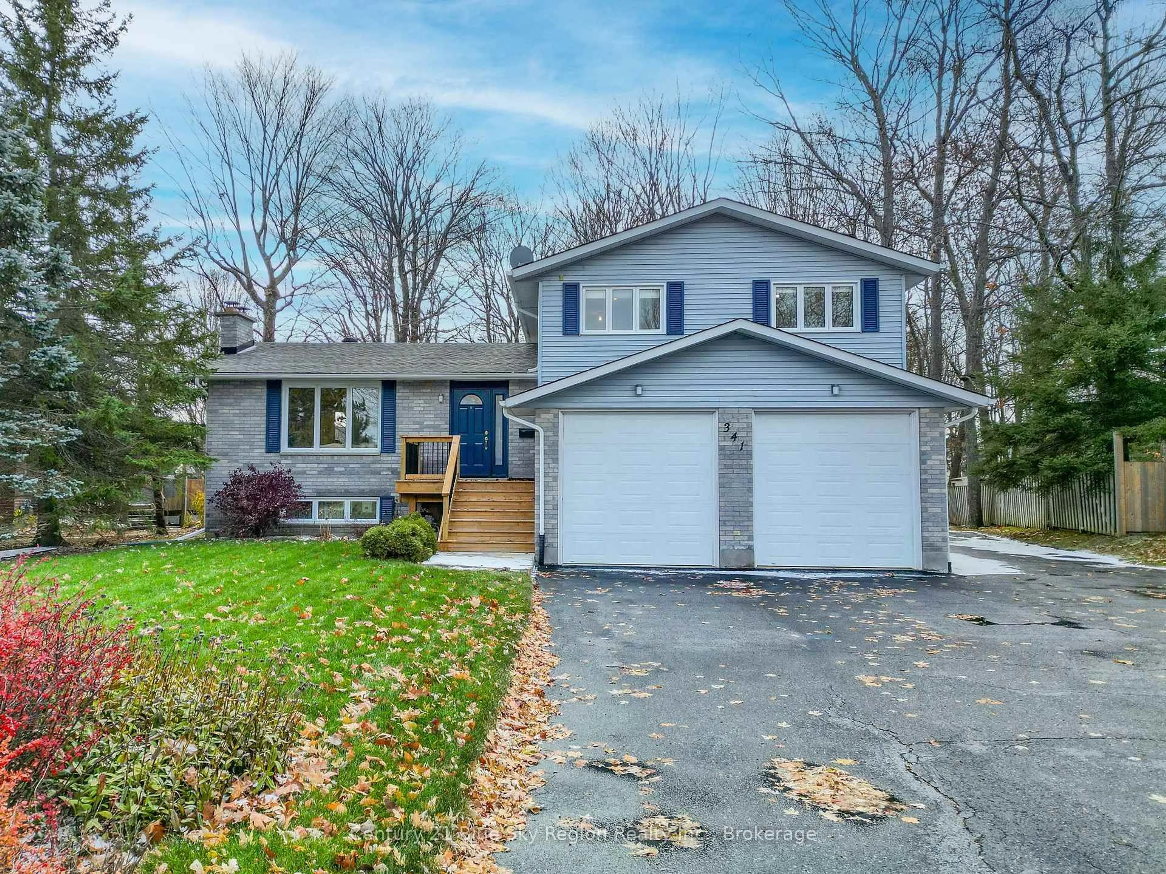 Home with vinyl exterior material, street for 341 Pearce St, North Bay Ontario P1C 1L5