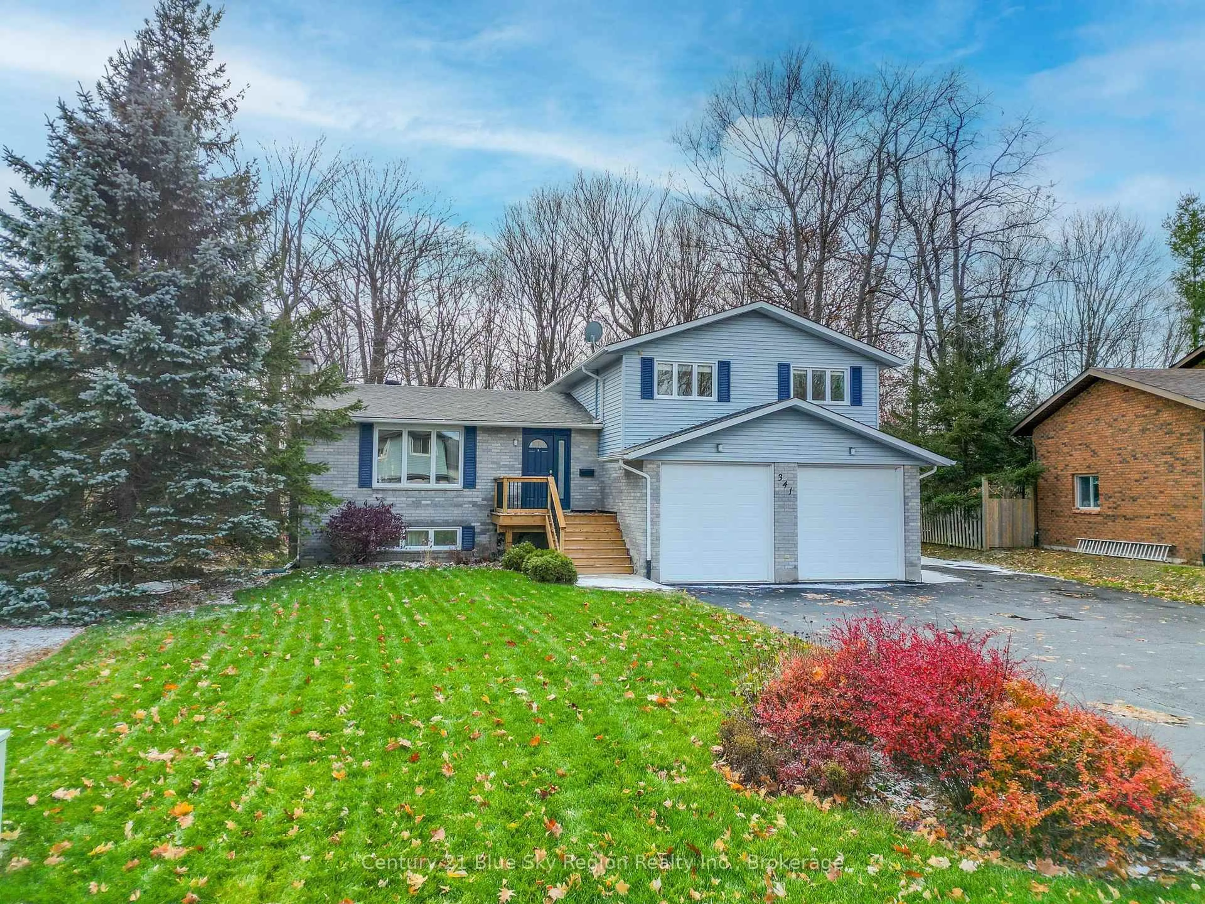 Home with vinyl exterior material, street for 341 Pearce St, North Bay Ontario P1C 1L5