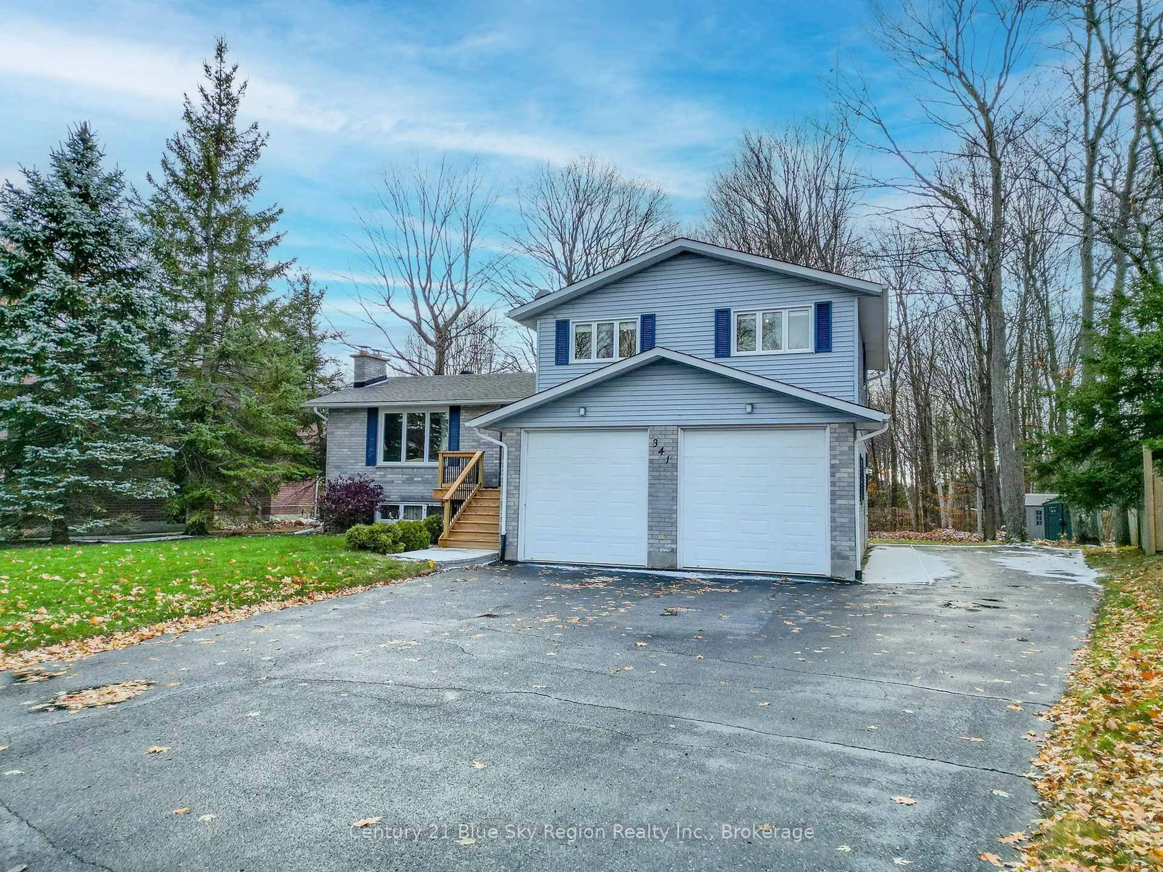 A pic from outside/outdoor area/front of a property/back of a property/a pic from drone, street for 341 Pearce St, North Bay Ontario P1C 1L5