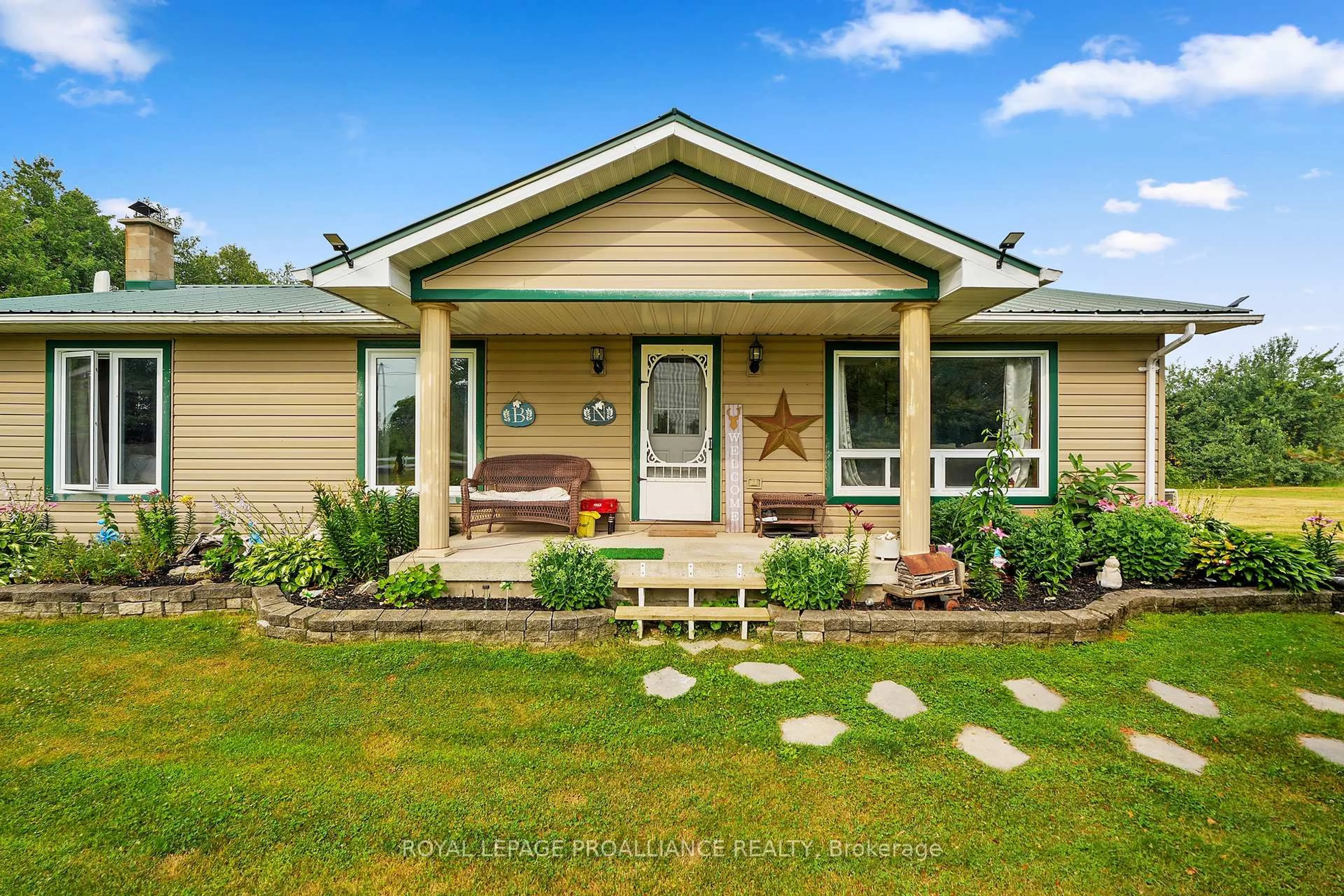 Home with vinyl exterior material, unknown for 16 Mack Tr, Trent Hills Ontario K0L 1Z0