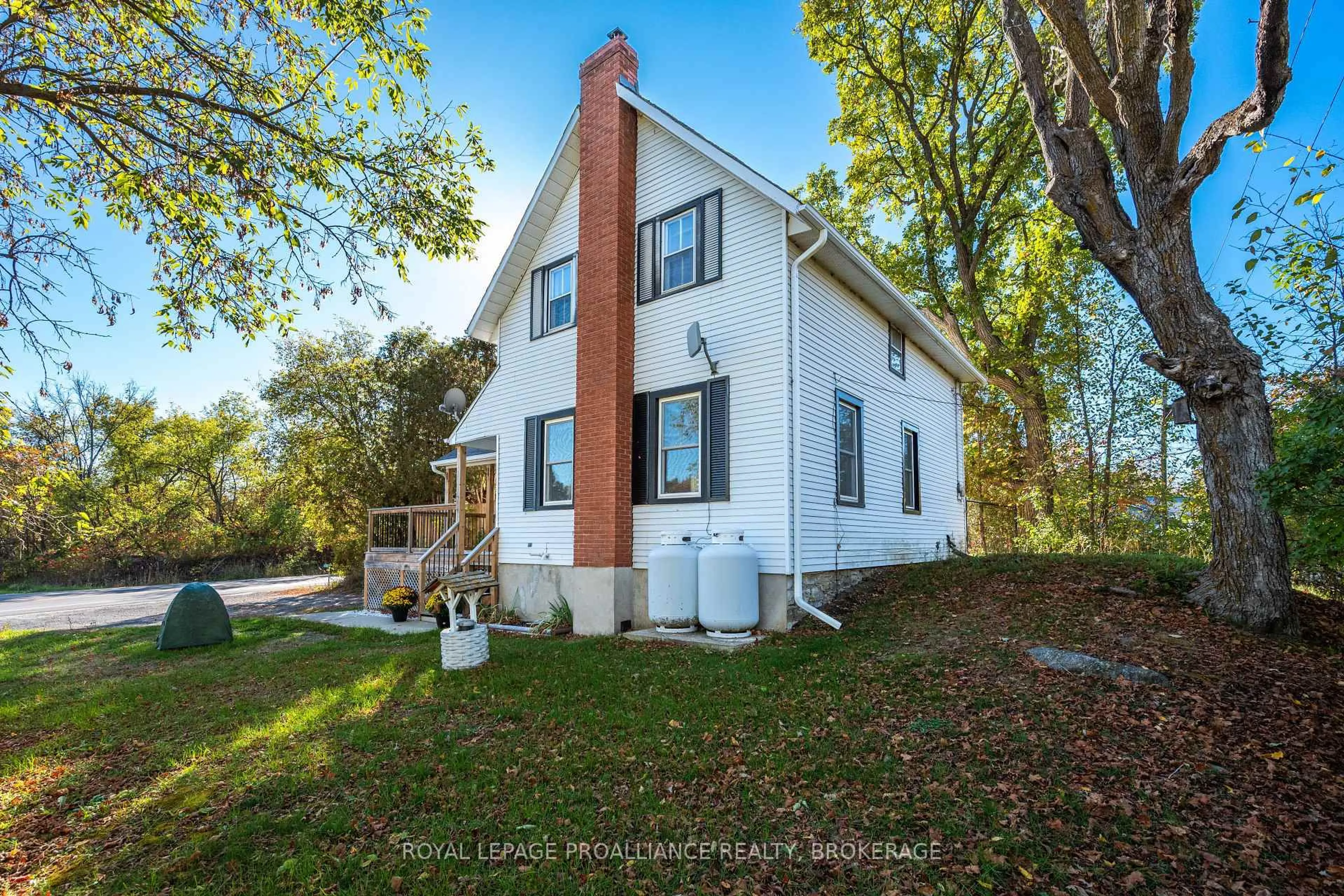 A pic from outside/outdoor area/front of a property/back of a property/a pic from drone, building for 4376 Bellrock Rd, Verona Ontario K0H 2W0
