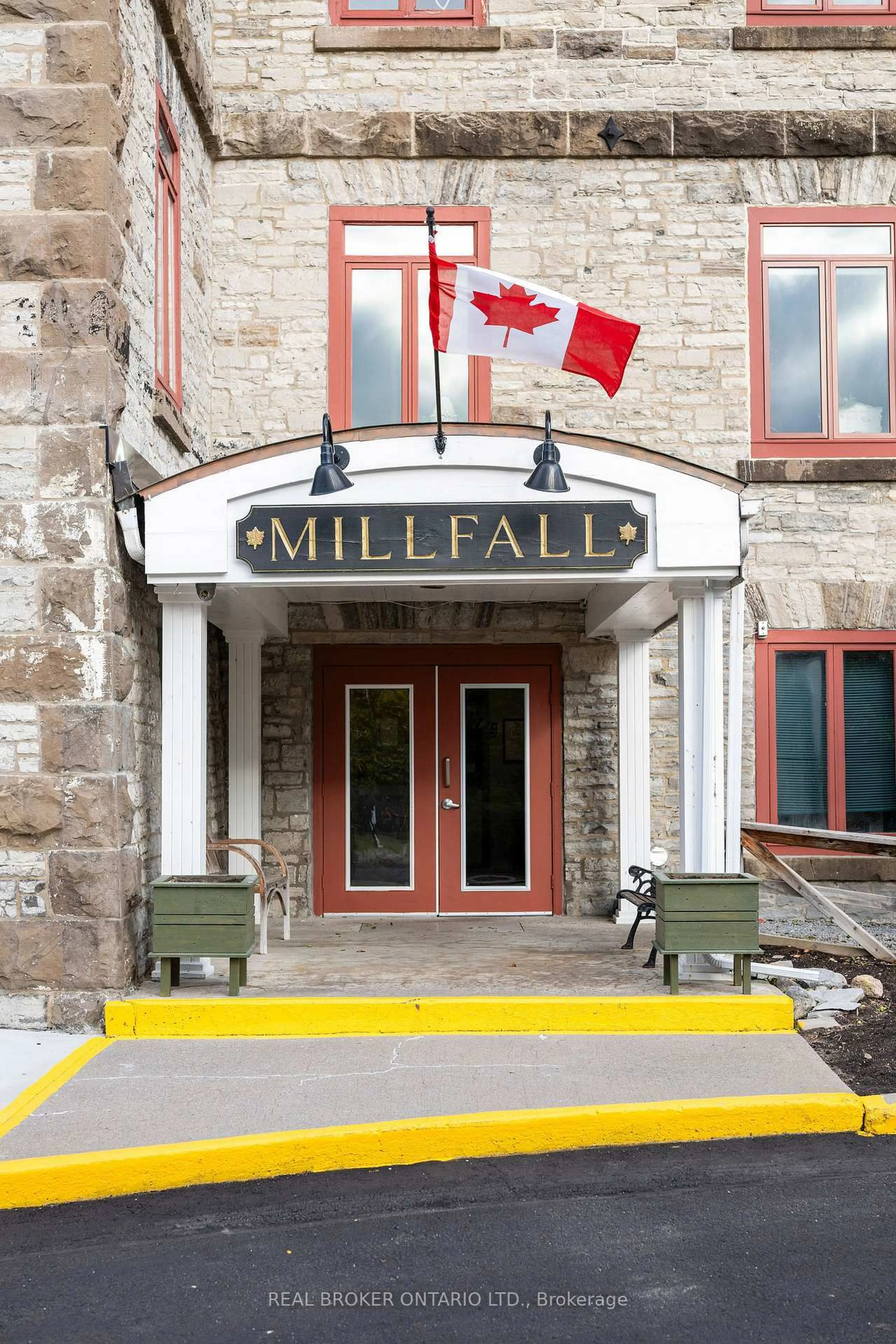 Lobby for 1 Rosamond St #6, Almonte Ontario K0A 1A0