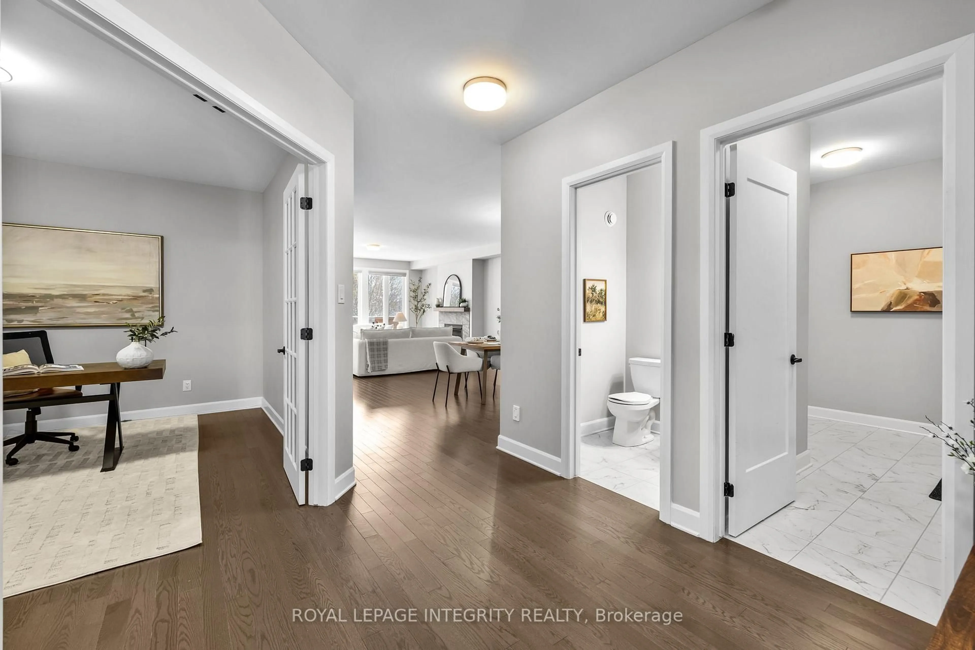 Indoor entryway for 652 Moonflower Cres, Ottawa Ontario K1T 0X8