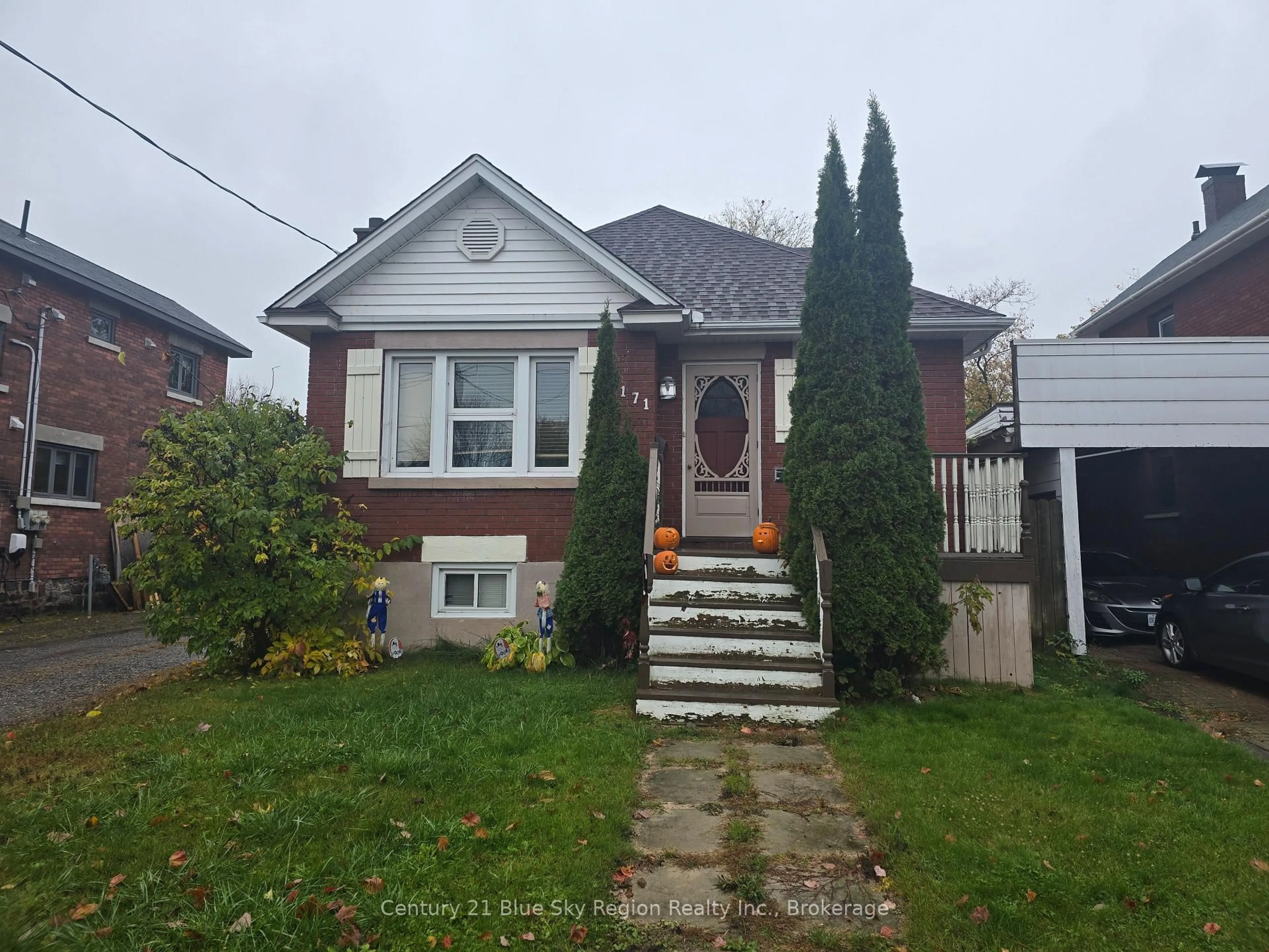 Home with brick exterior material, street for 171 Fifth Ave, North Bay Ontario P1B 3N4