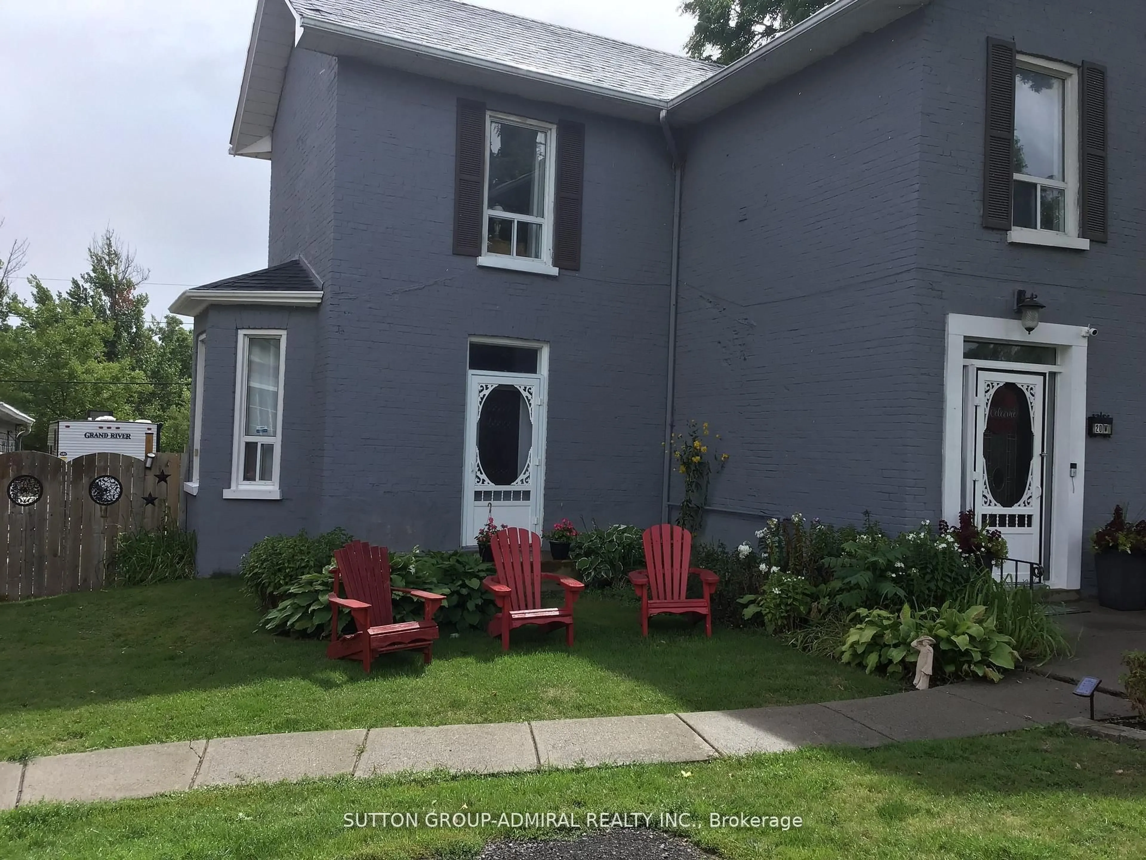 A pic from outside/outdoor area/front of a property/back of a property/a pic from drone, street for 20 King St, Kawartha Lakes Ontario K0L 2W0