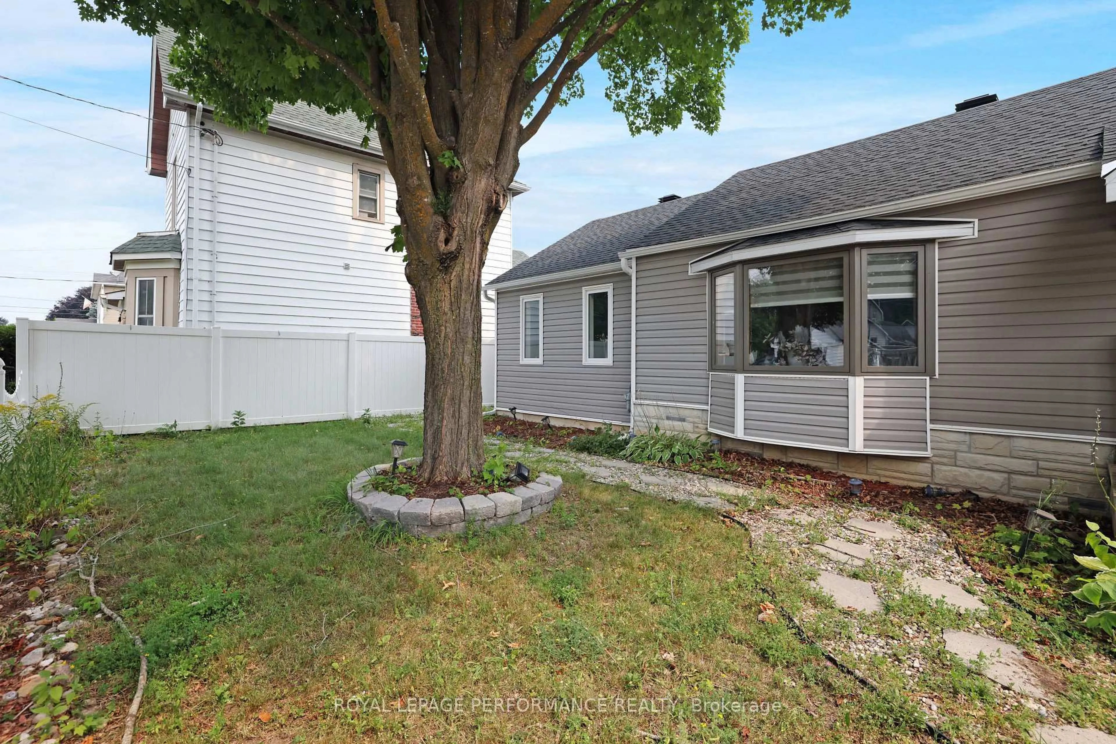 Unknown for 63 Wilson St, Perth Ontario K7H 1M2