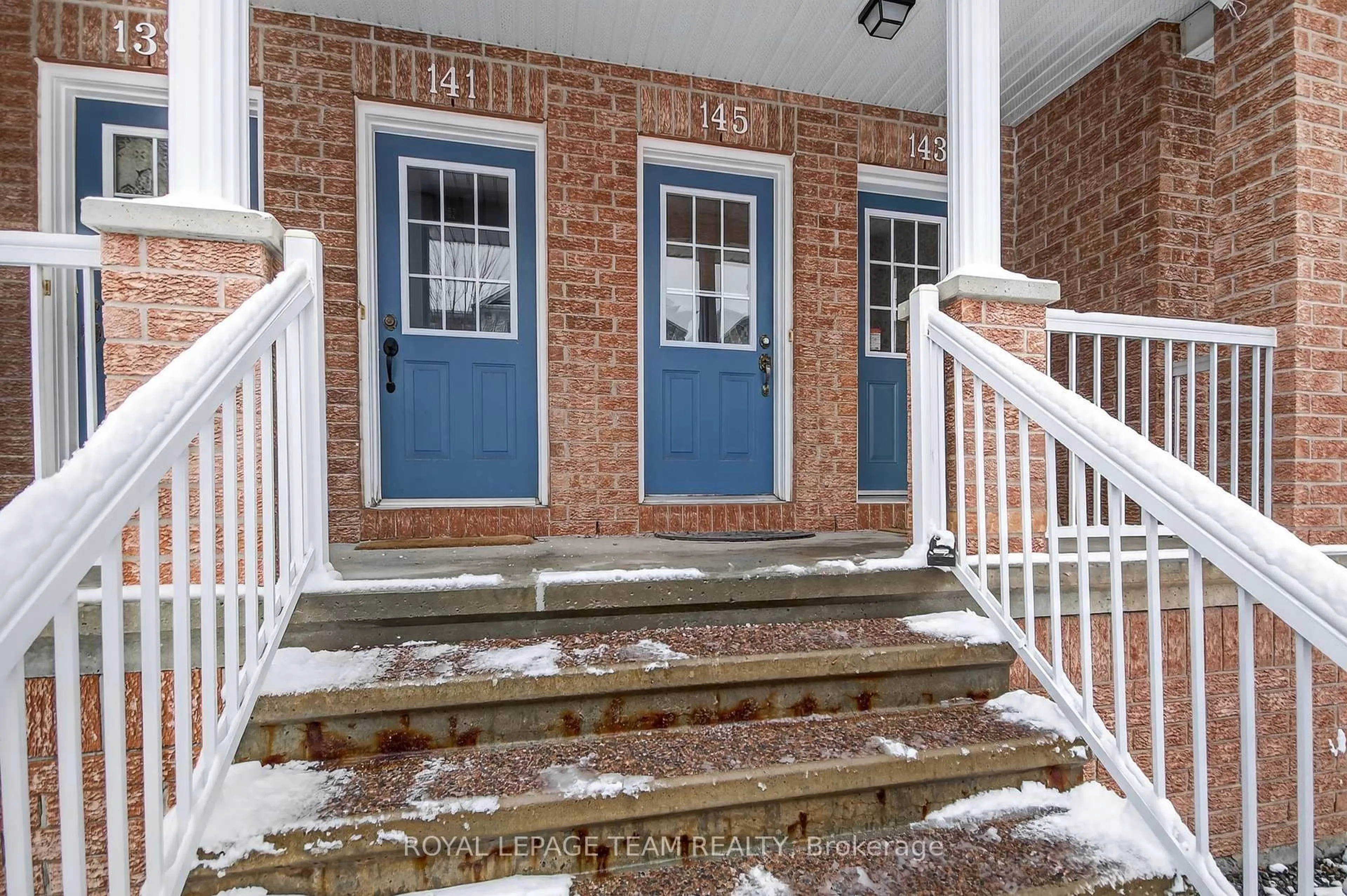 Indoor entryway for 145 WHARHOL Private, Ottawa Ontario K2H 1G5