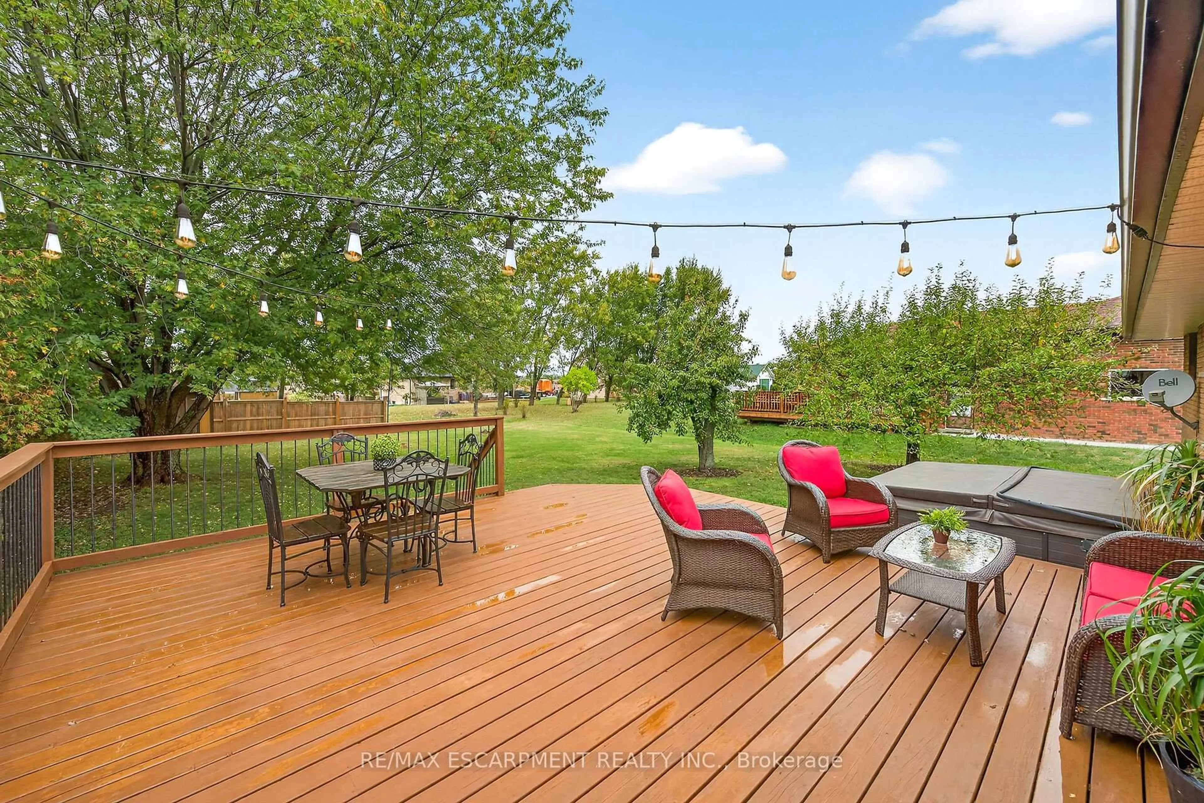 Patio, water/lake/river/ocean view for 49 ERIE Ave, Haldimand Ontario N0A 1G0