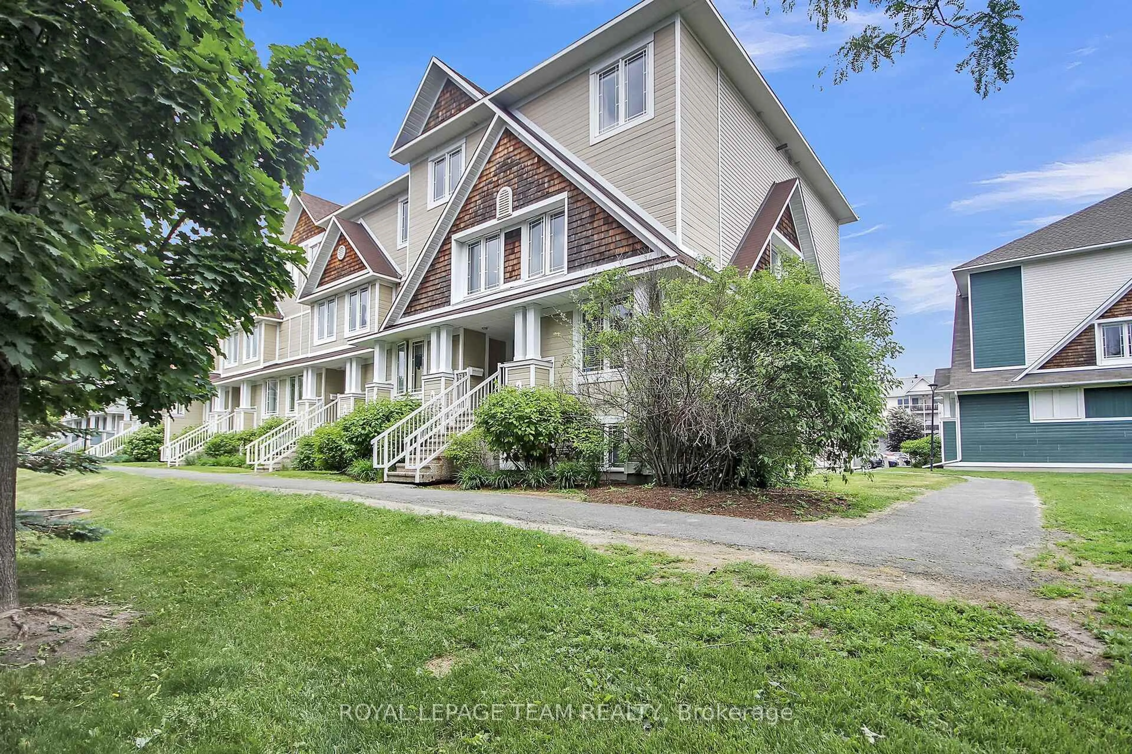 Unknown for 414 Hillsboro Private #16, Ottawa Ontario K2M 3A8