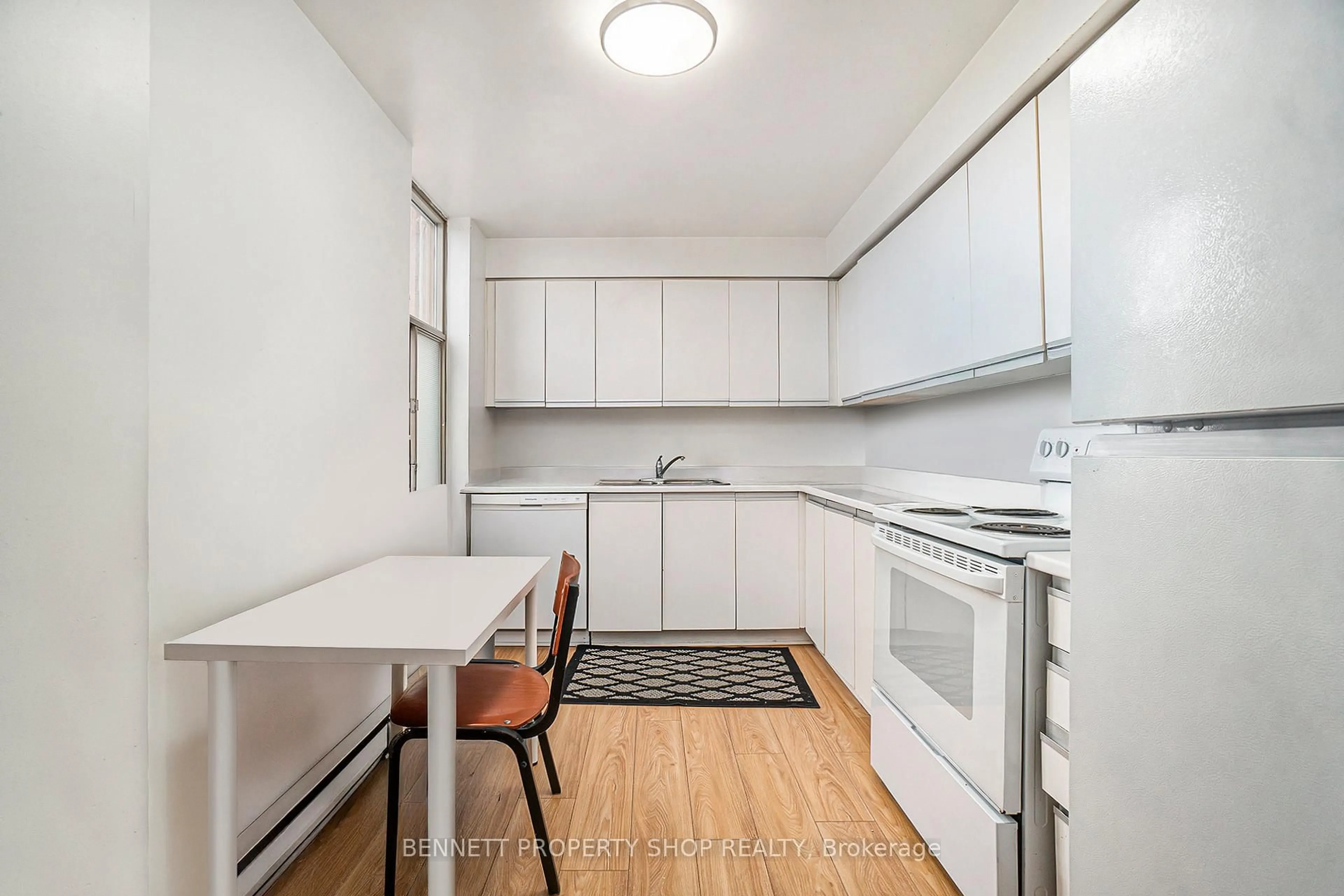 Standard kitchen, unknown for 2760 Carousel Cres #1210, Ottawa Ontario K1T 2N4