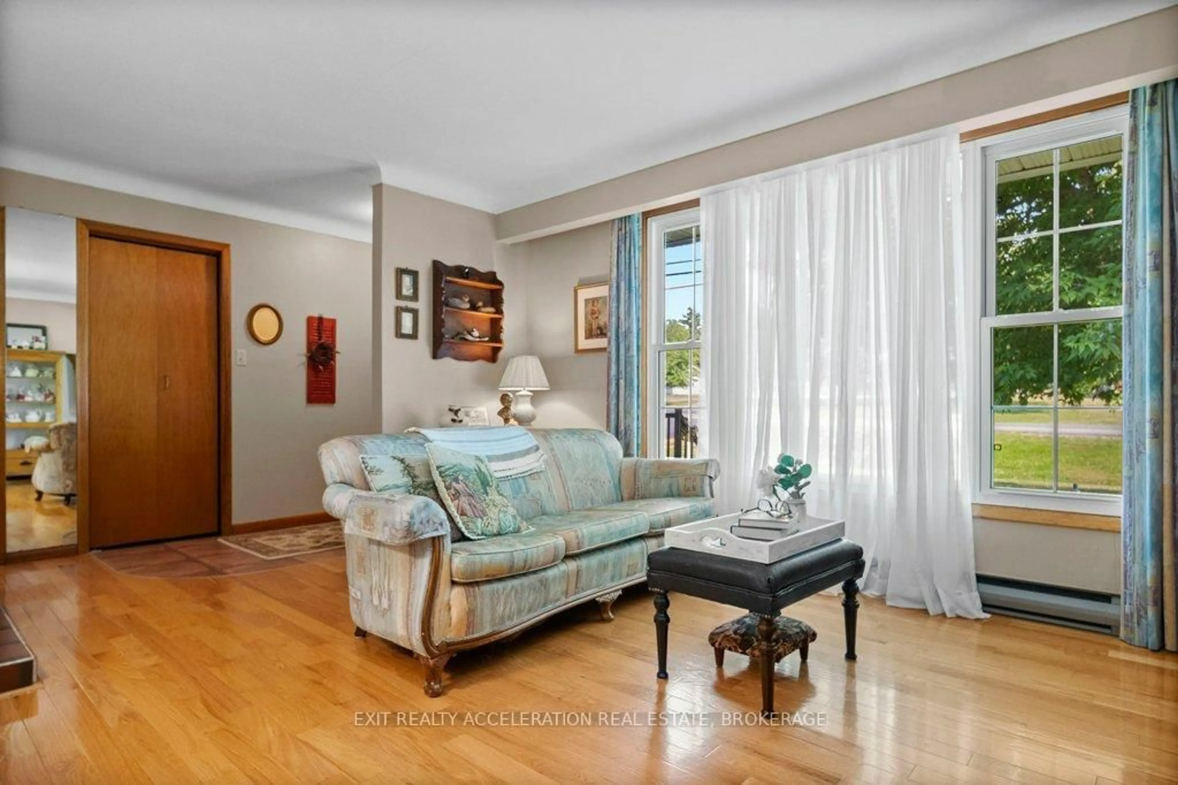 Living room with furniture, unknown for 63 River Rd, Greater Napanee Ontario K7R 3H3