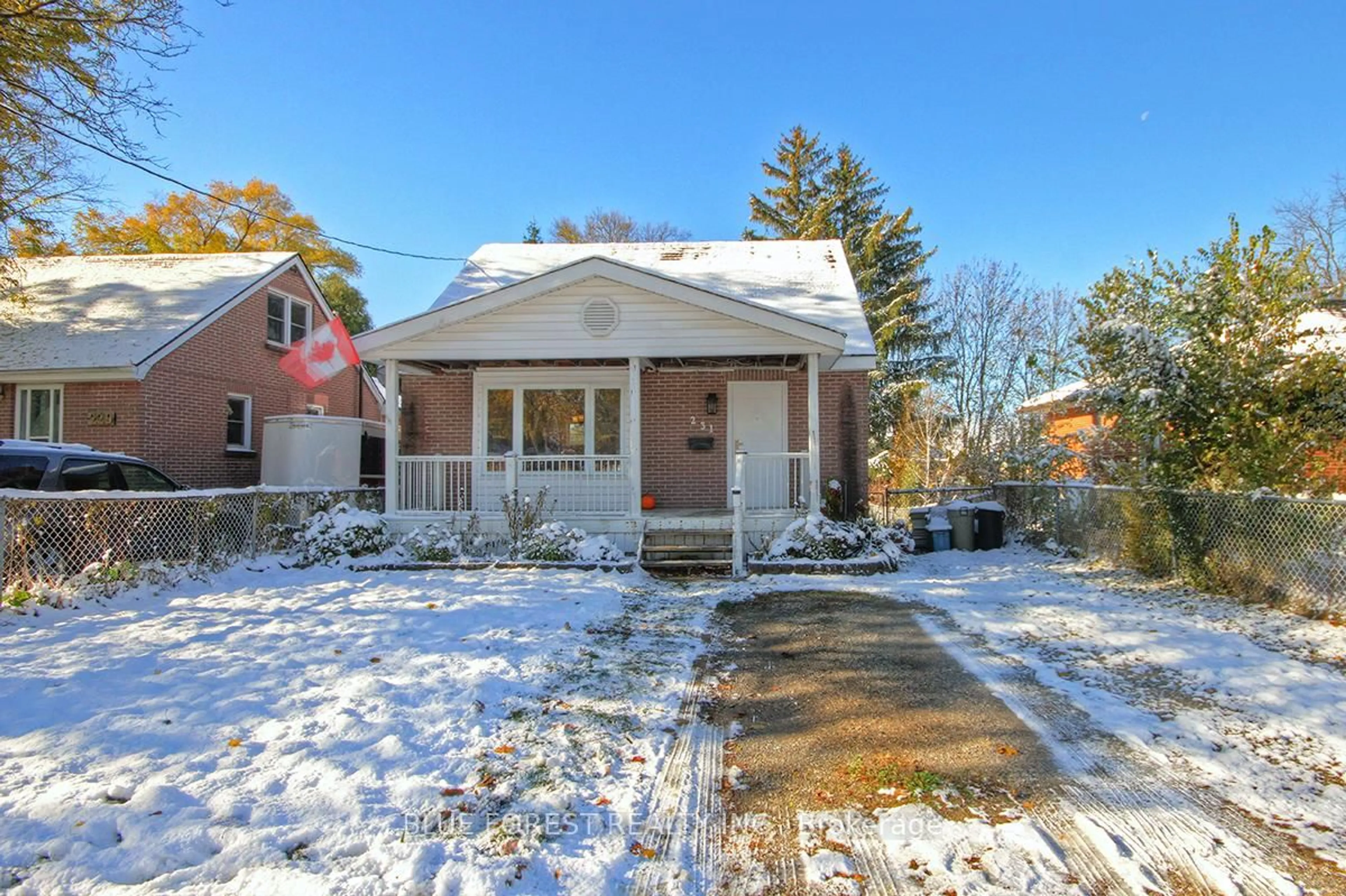 Unknown for 231 Taylor St, London East Ontario N5Y 2J6