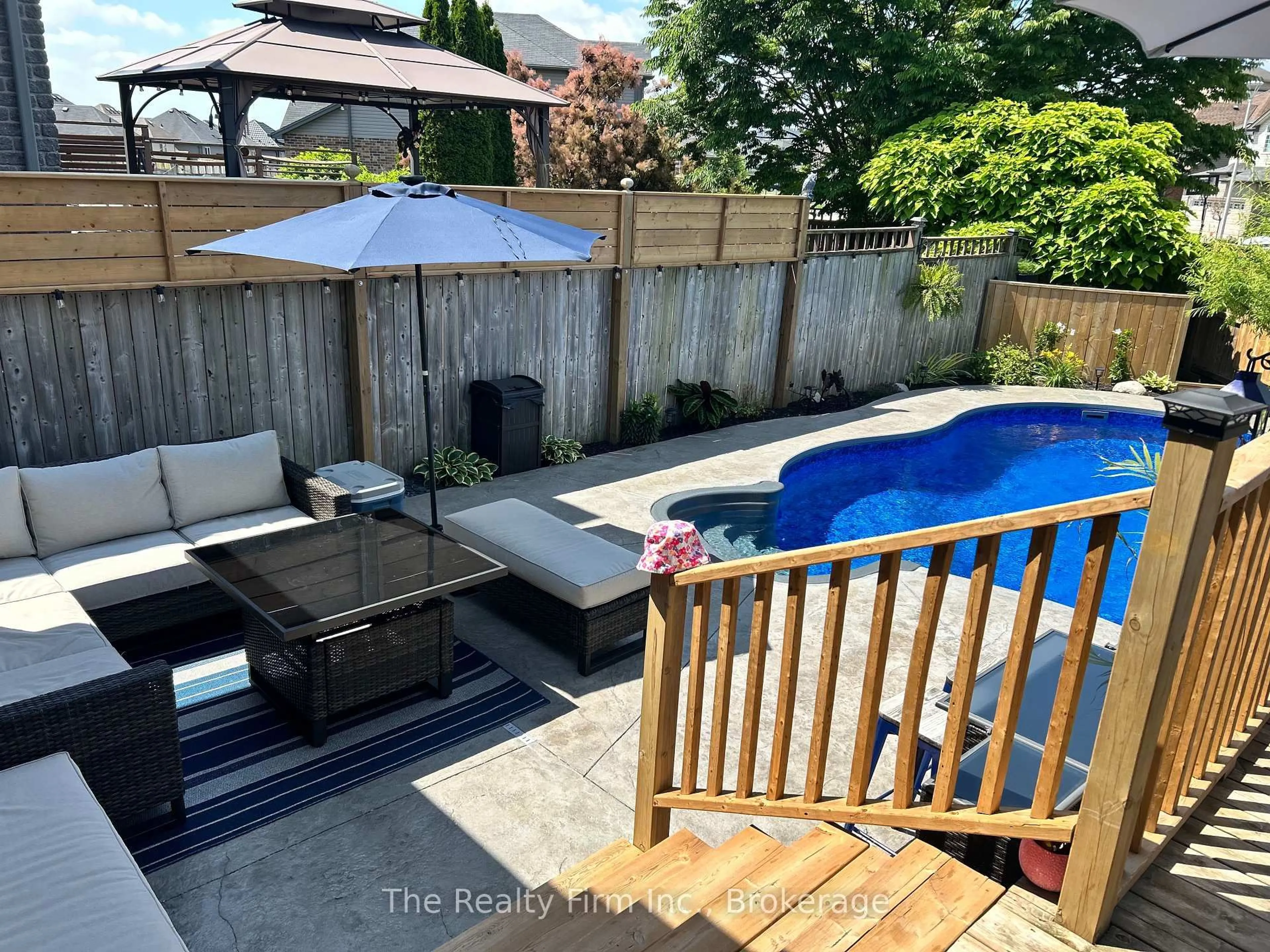 Patio, street for 426 Champlain Ave, Woodstock Ontario N4V 0B3