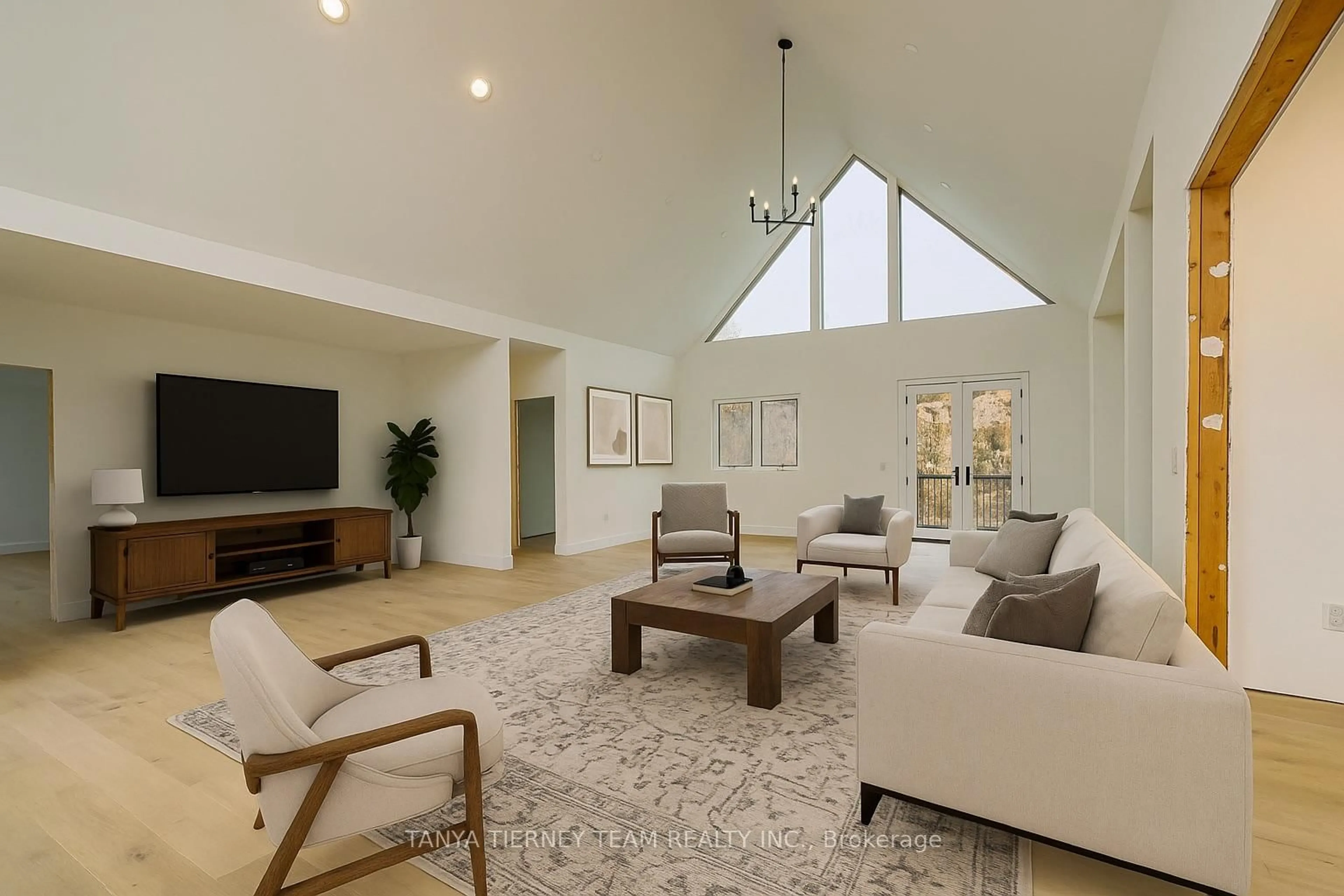 Living room with furniture, unknown for 5227 Waldon Rd, Hamilton Township Ontario K0K 2E0