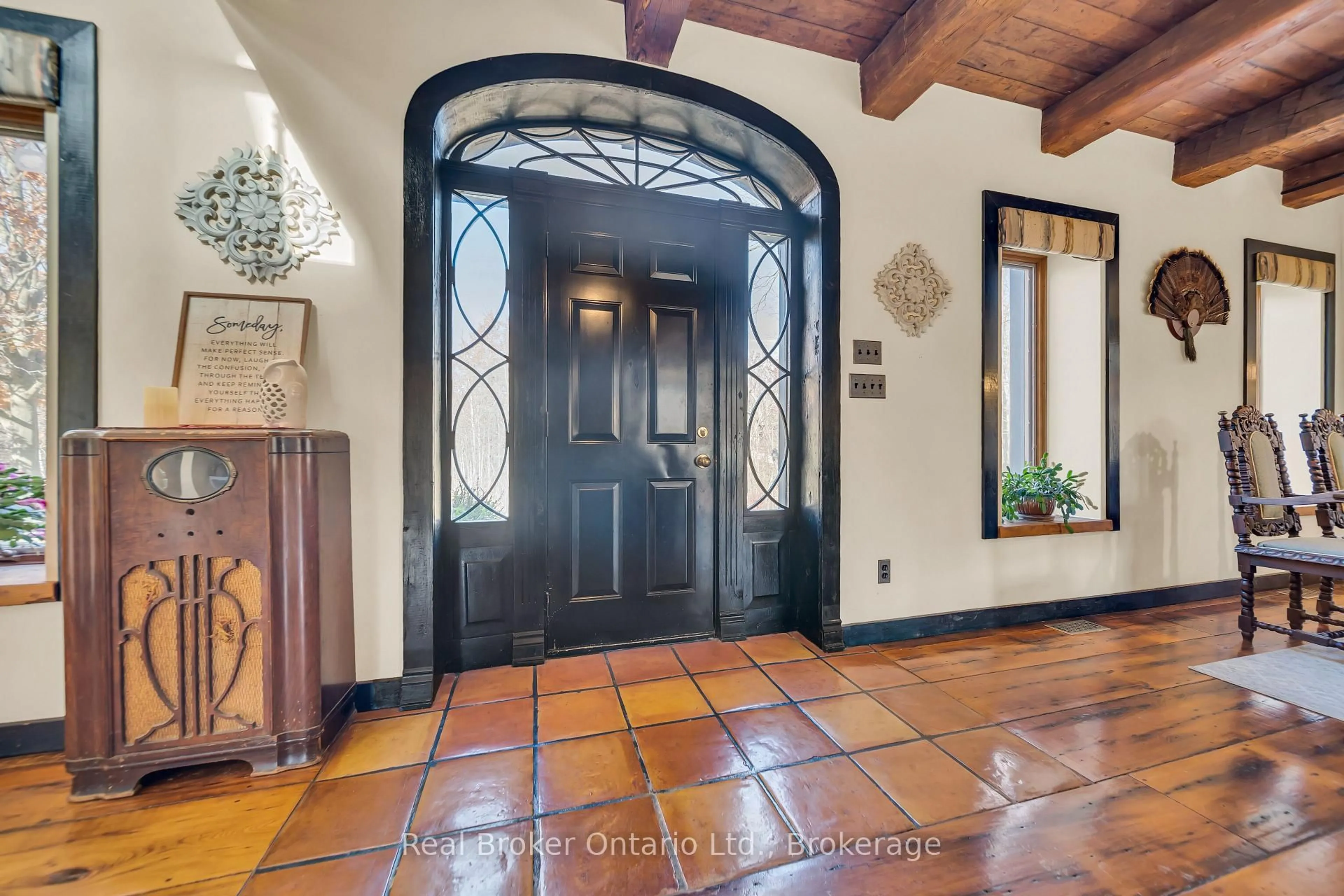 Indoor entryway for 4766 Hyndman Dr, Southwest Middlesex Ontario N0L 1A0